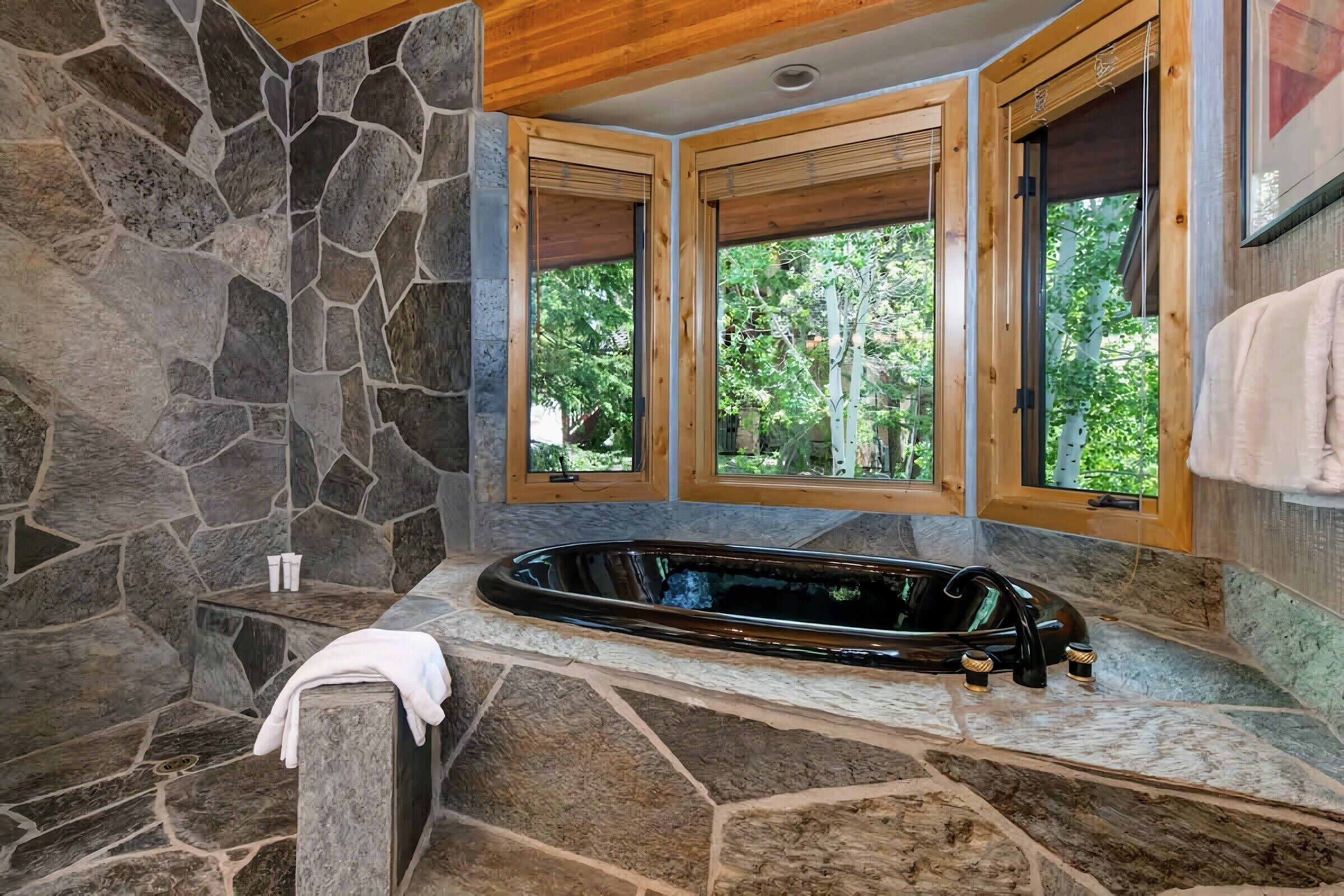 6 Bdrm 6 Bath HT - Master Ensuite Bathroom