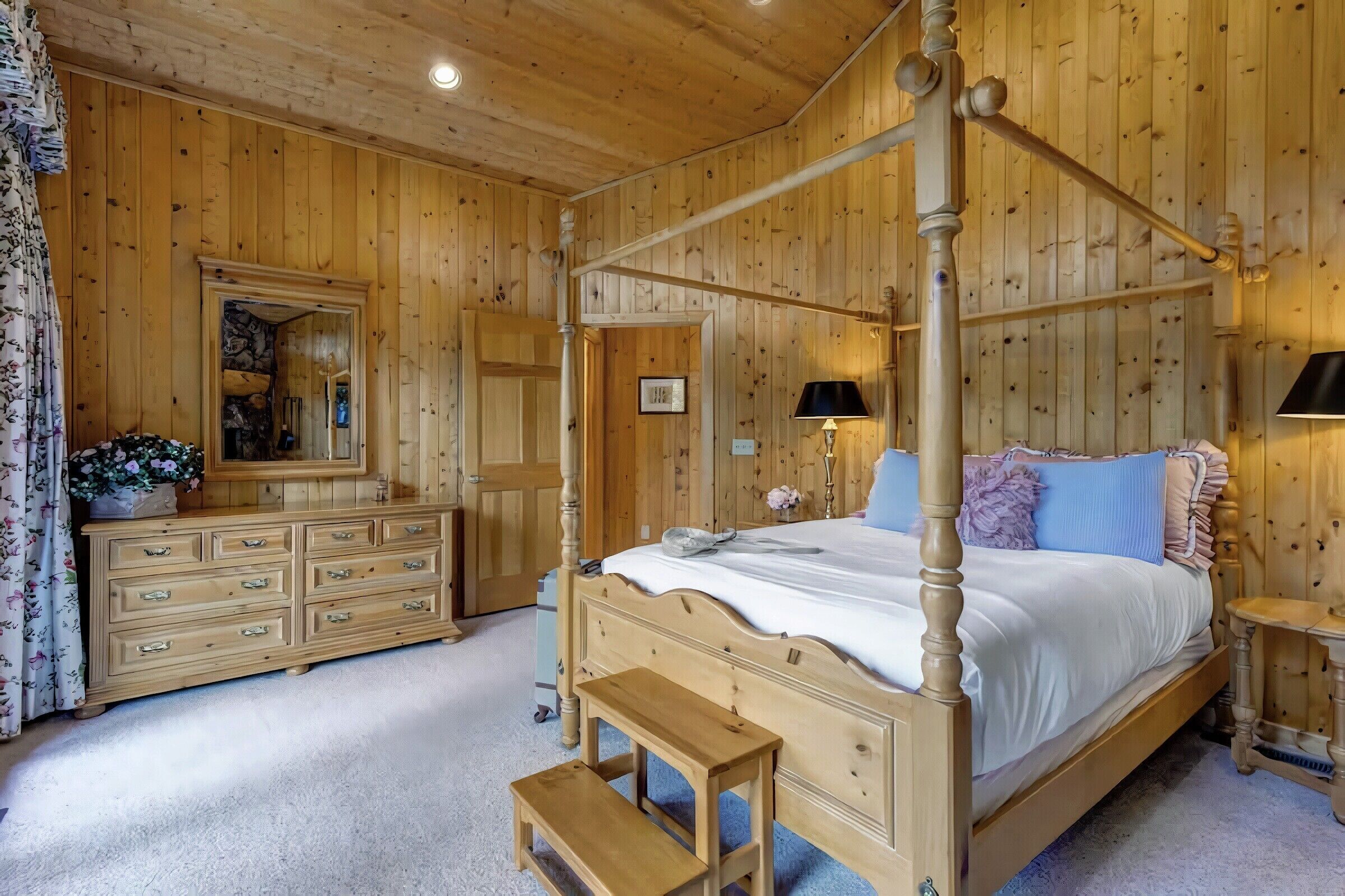 6 Bdrm 6 Bath HT - Bedroom