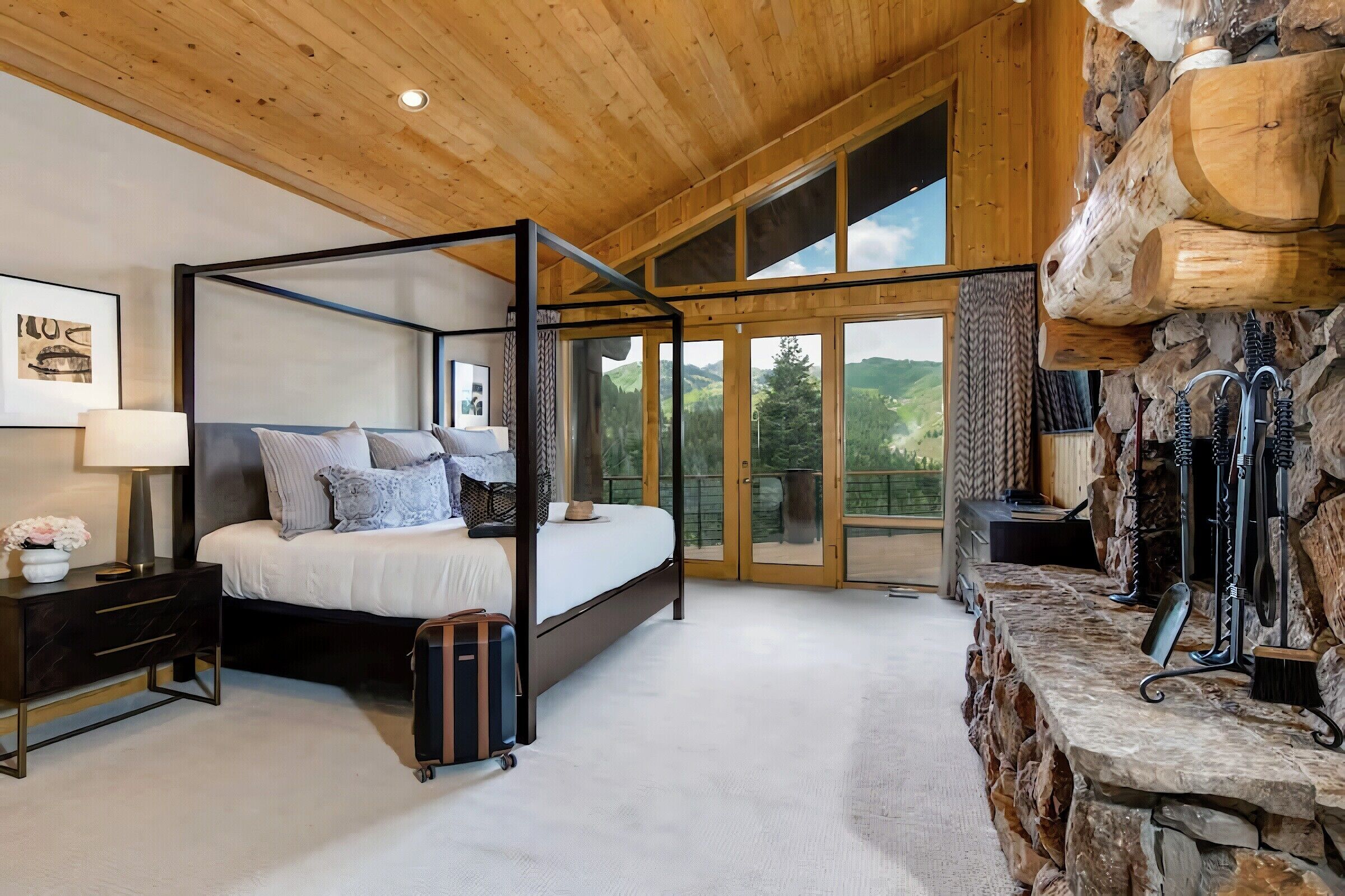 6 Bdrm 6 Bath HT - Master Bedroom