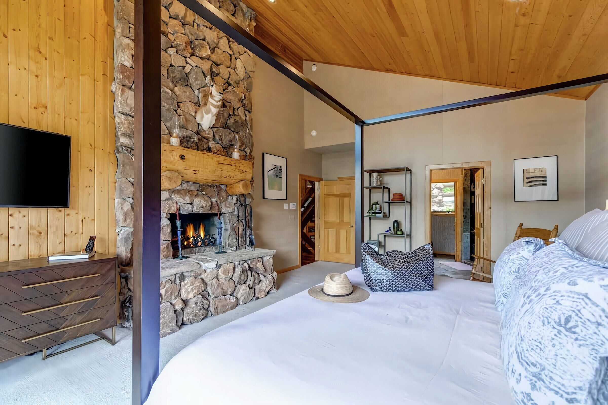 6 Bdrm 6 Bath HT - Master Bedroom