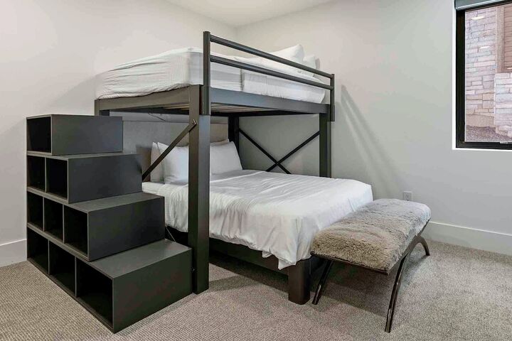 4 Bdrm 4 Bath HT - Bedroom