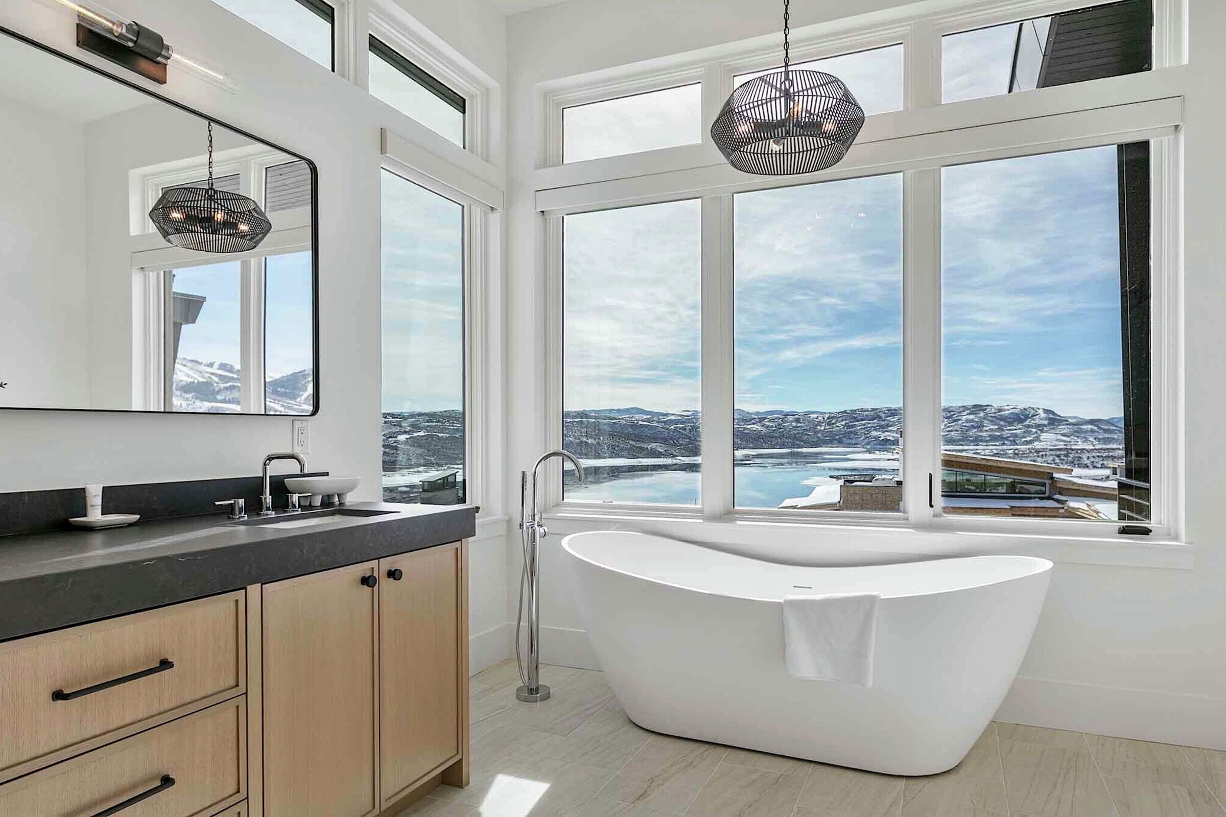 6 Bdrm 5.5 Bath HT - Master Ensuite Bathroom