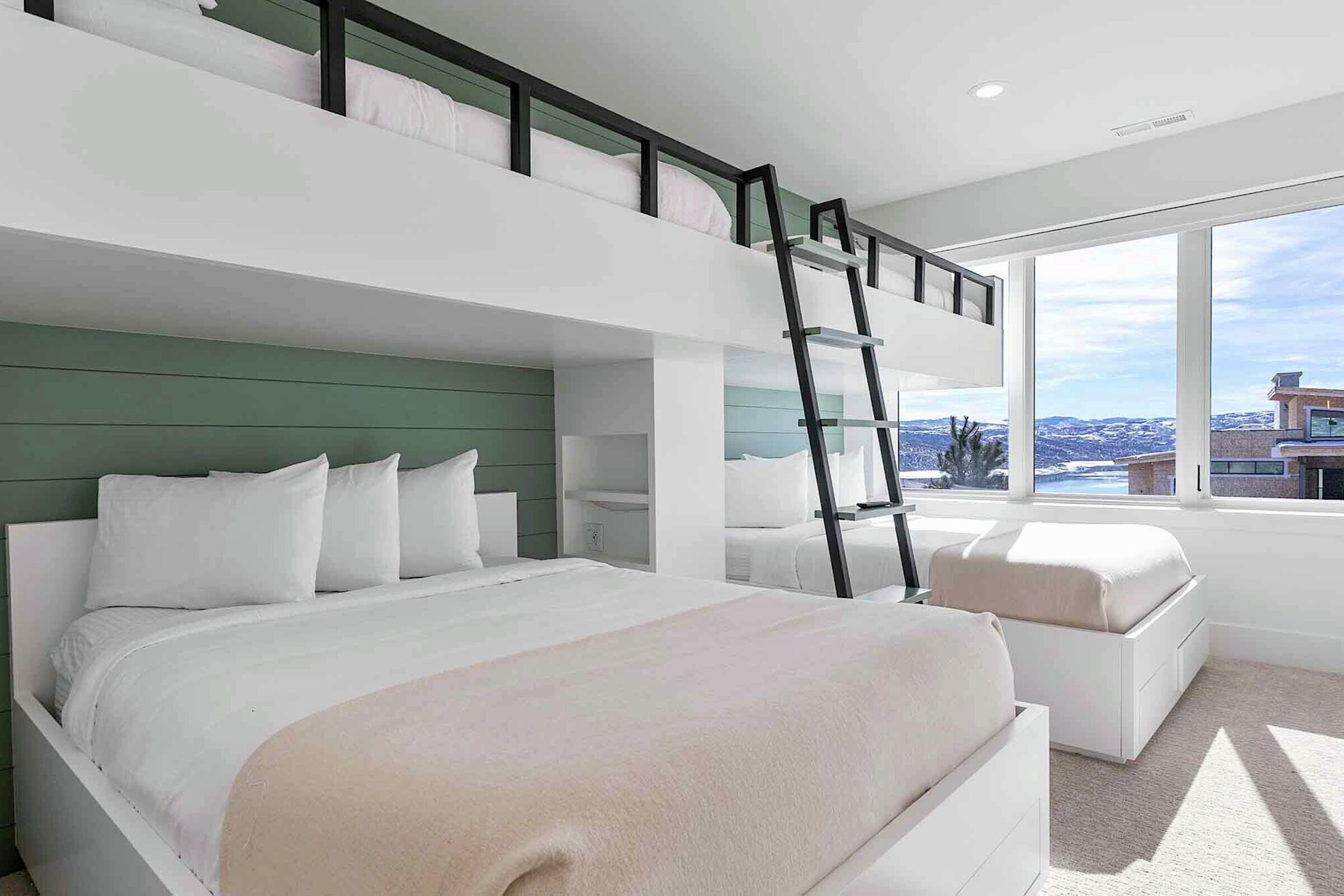 6 Bdrm 5.5 Bath HT - Bedroom