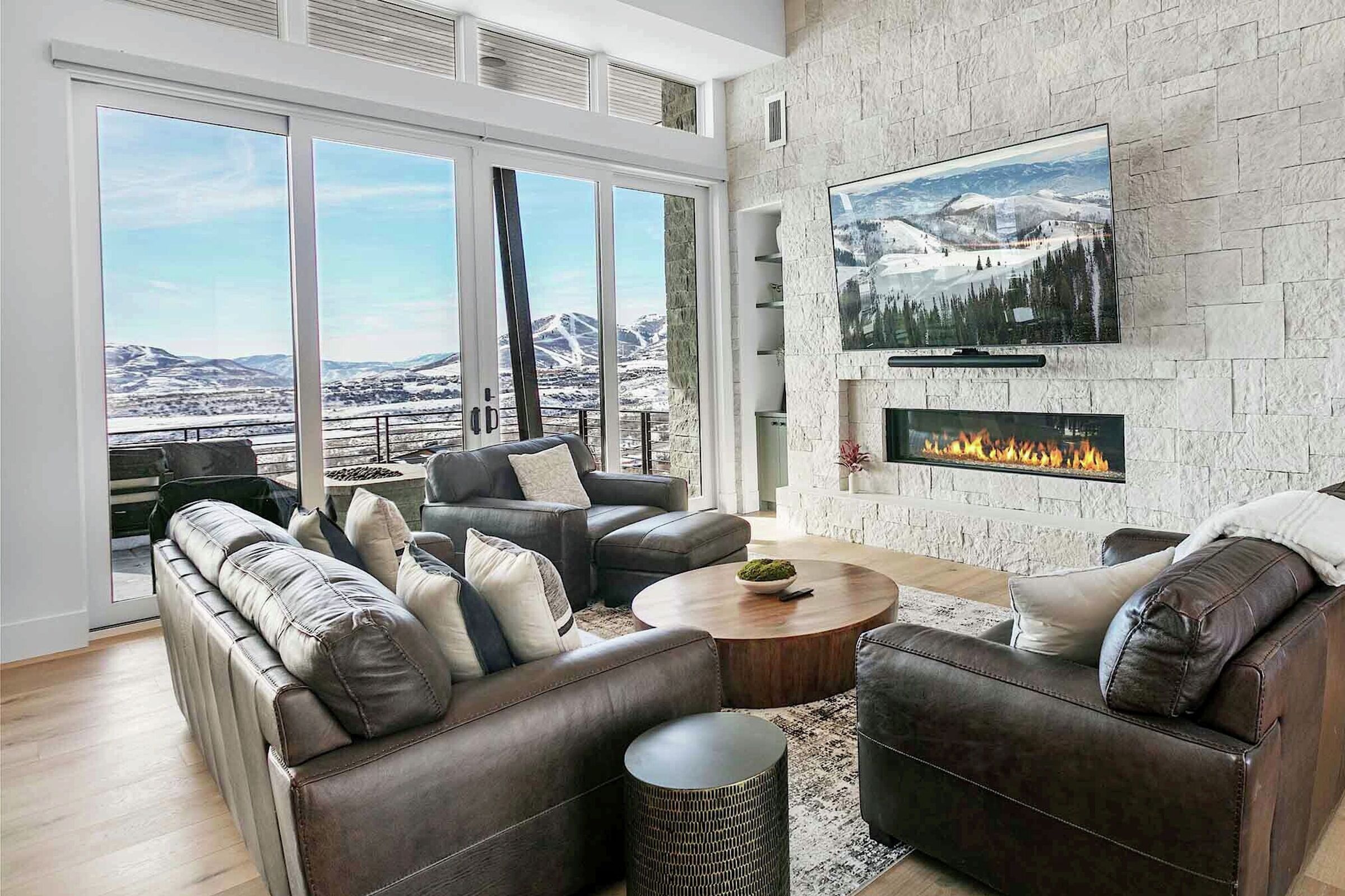 6 Bdrm 5.5 Bath HT - Living Area