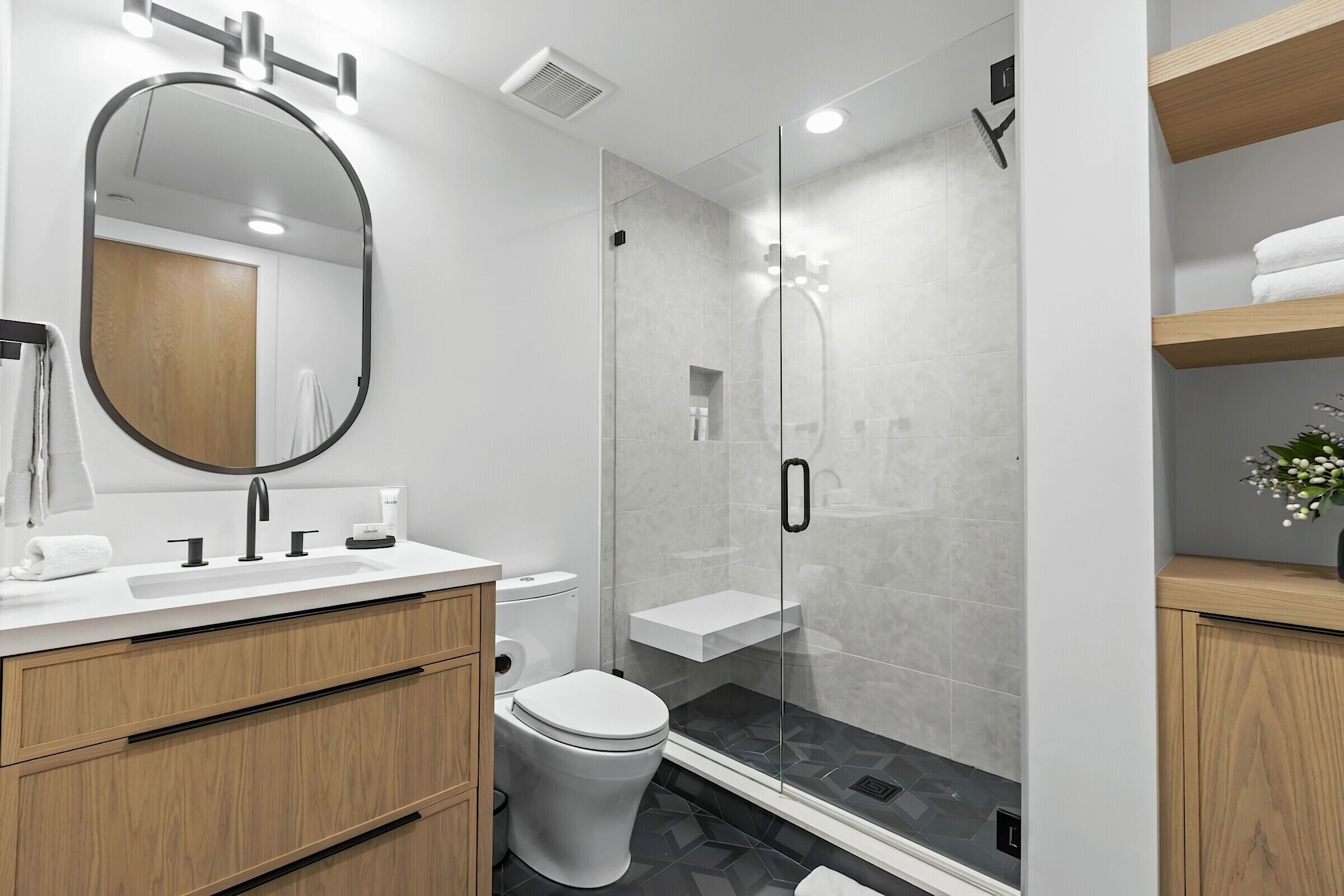 4 Bdrm 4.5 Bath HT - Bathroom