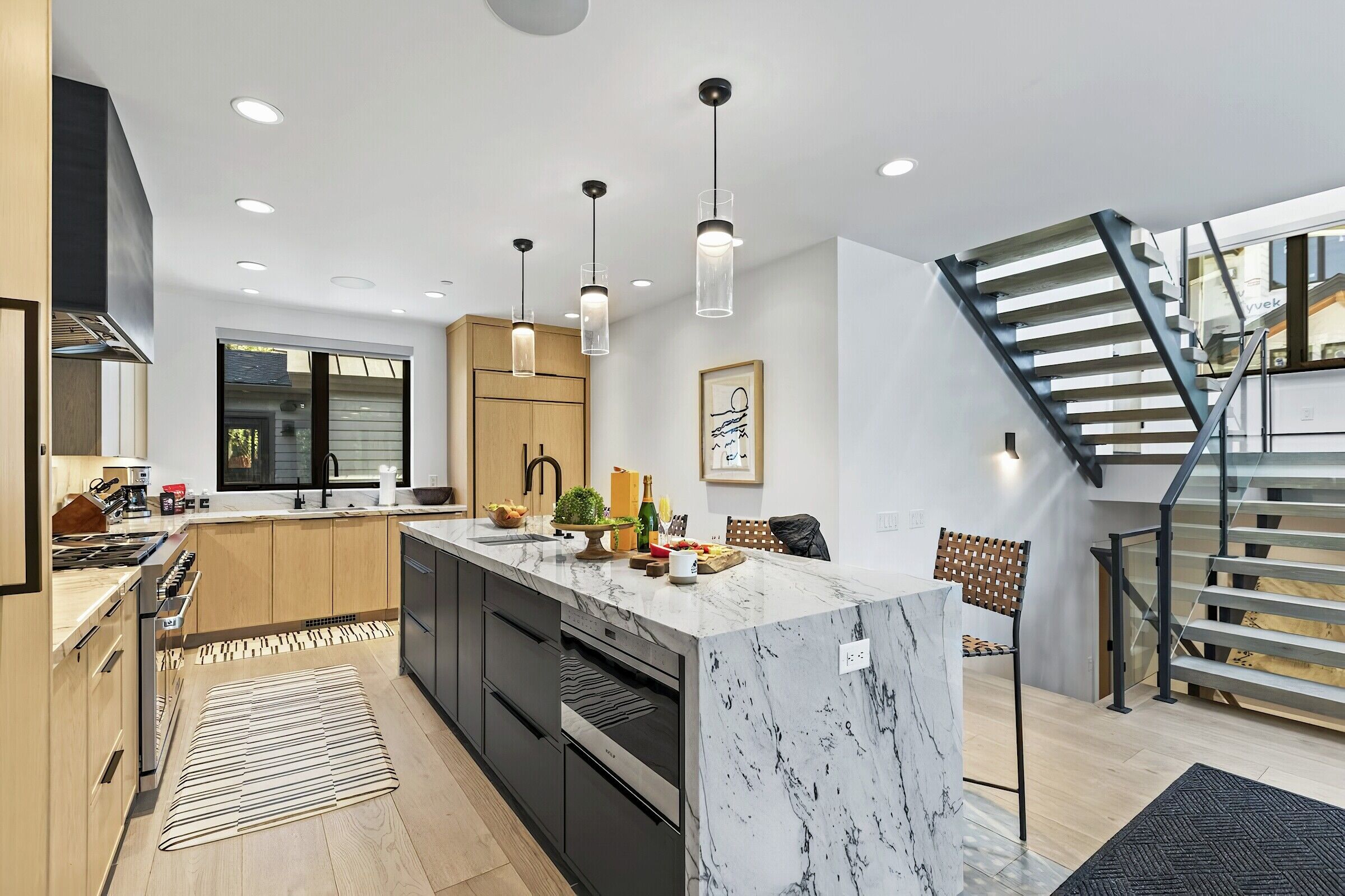 4 Bdrm 4.5 Bath HT - Kitchen