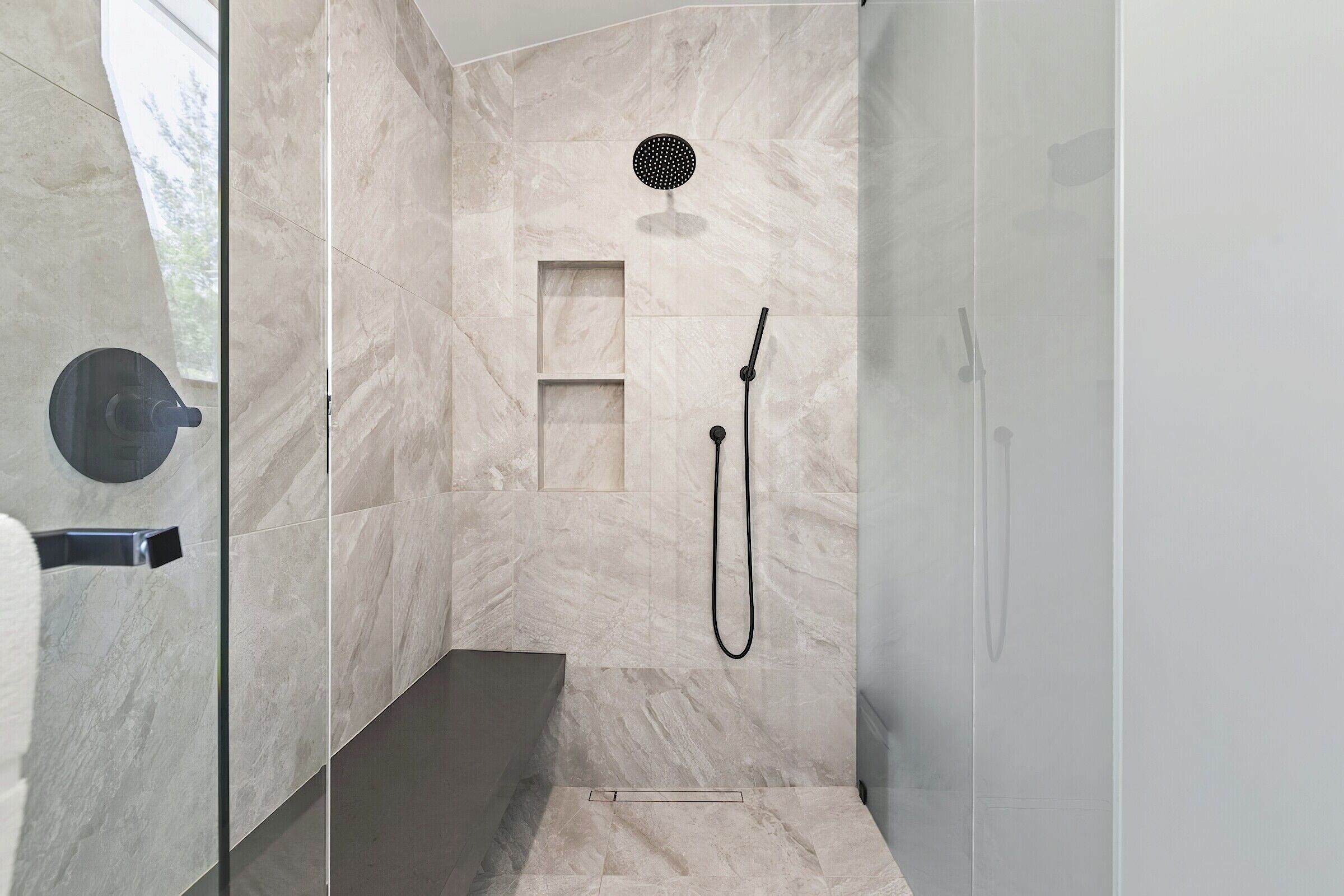 4 Bdrm 4.5 Bath HT - Master Ensuite Bathroom