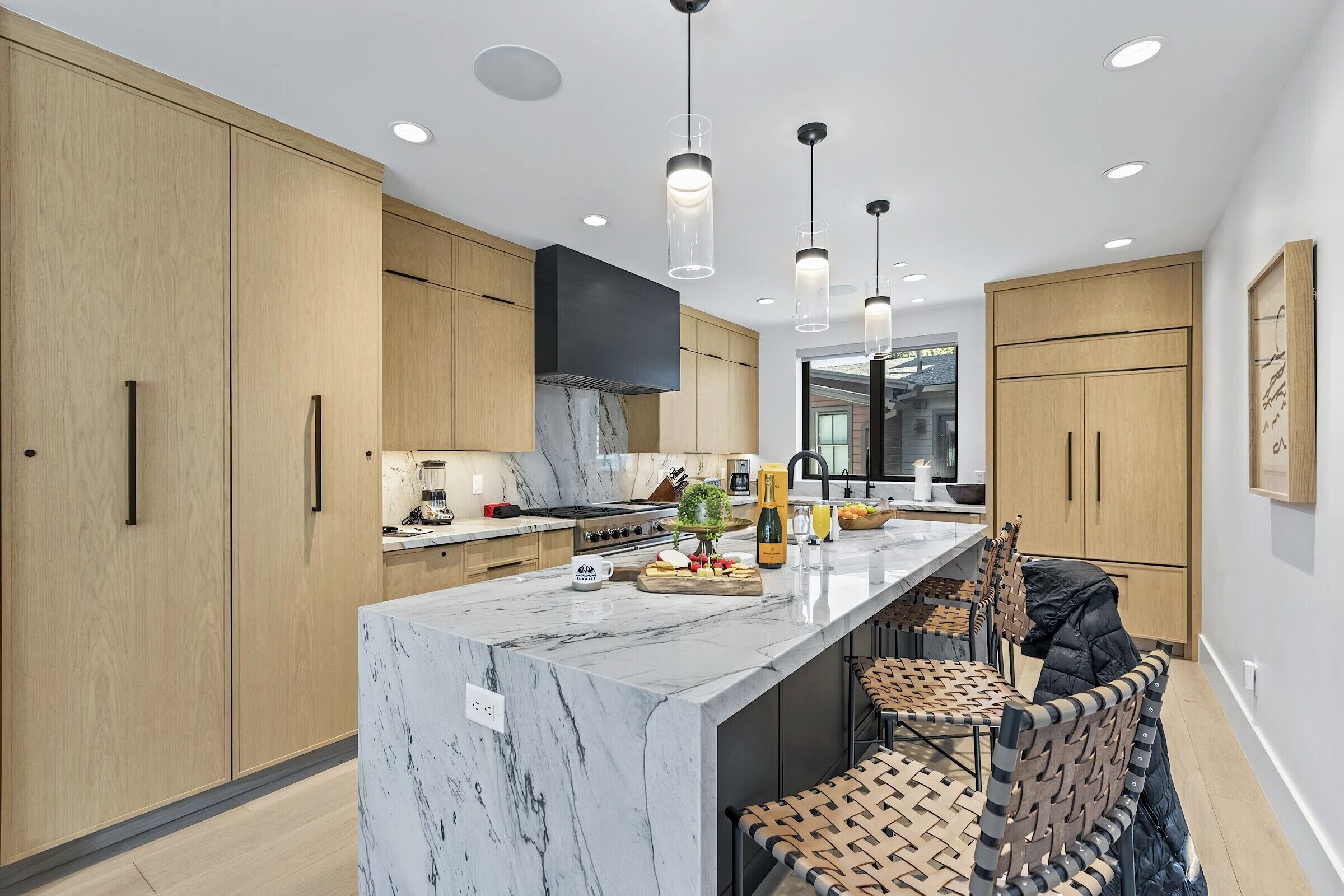 4 Bdrm 4.5 Bath HT - Kitchen