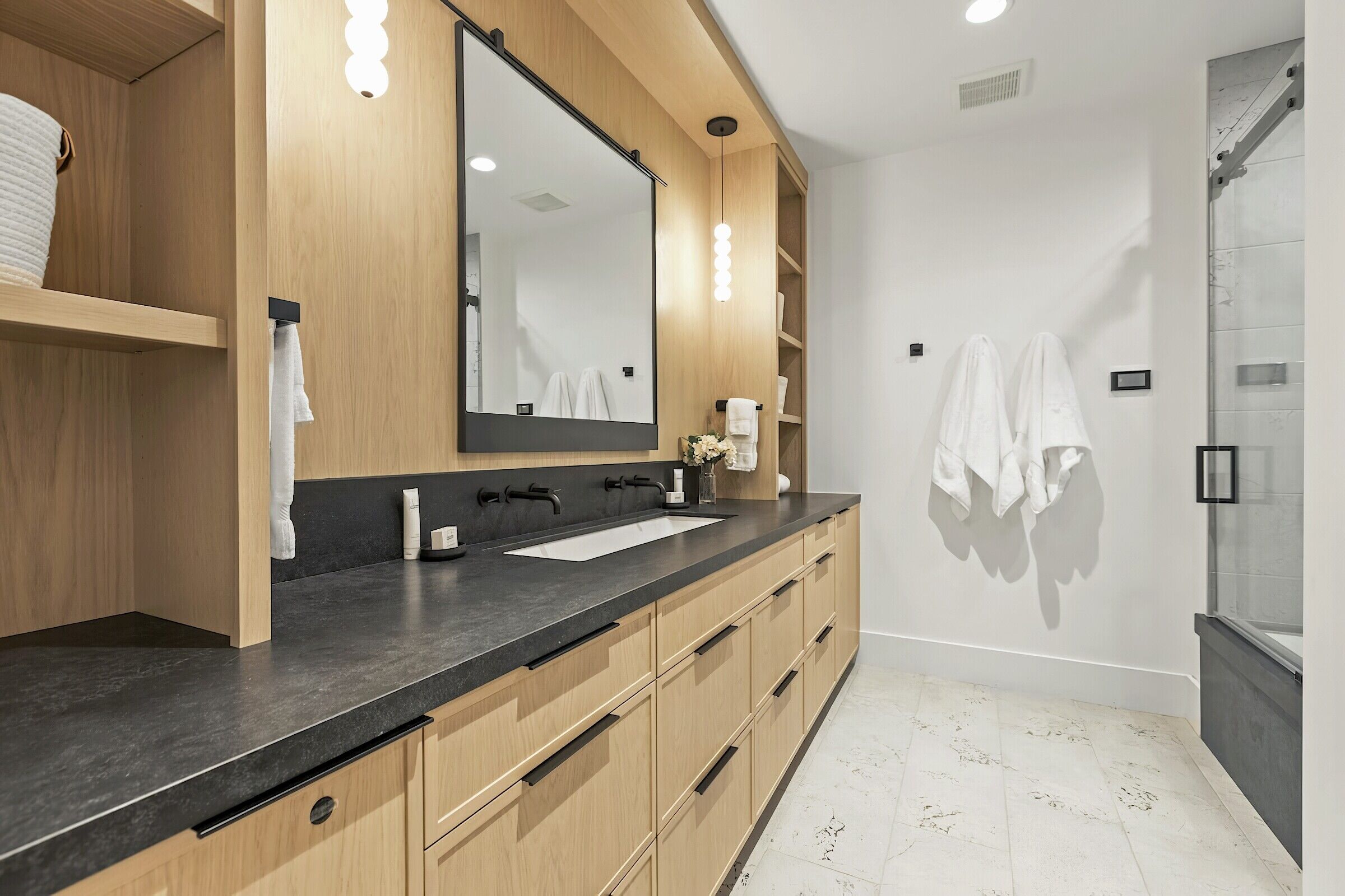 4 Bdrm 4.5 Bath HT - Bathroom