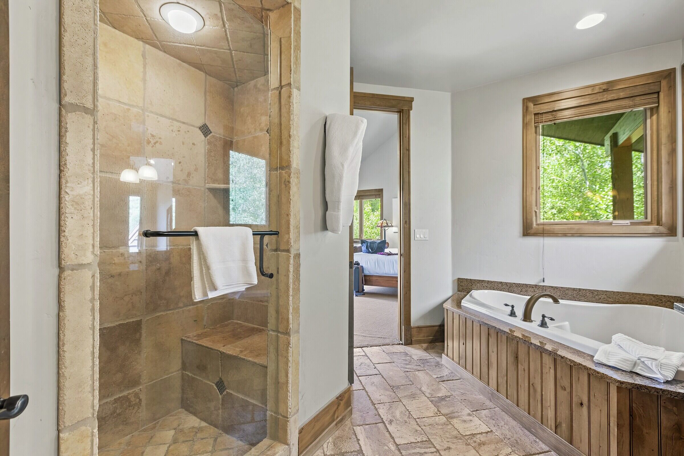 5 Bdrm 5.5 Bath HT - Master Ensuite Bathroom