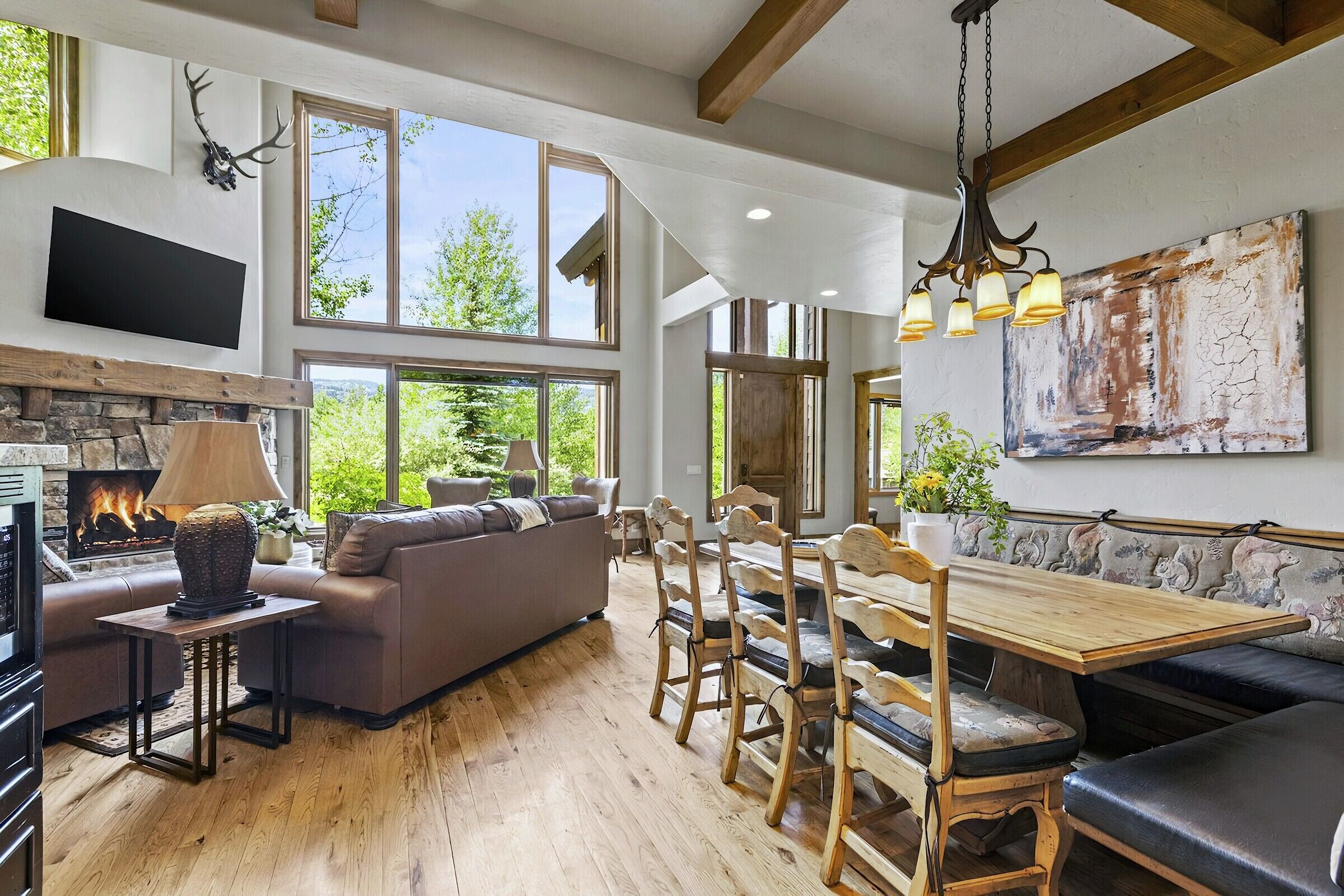 5 Bdrm 5.5 Bath HT - Breakfast Nook