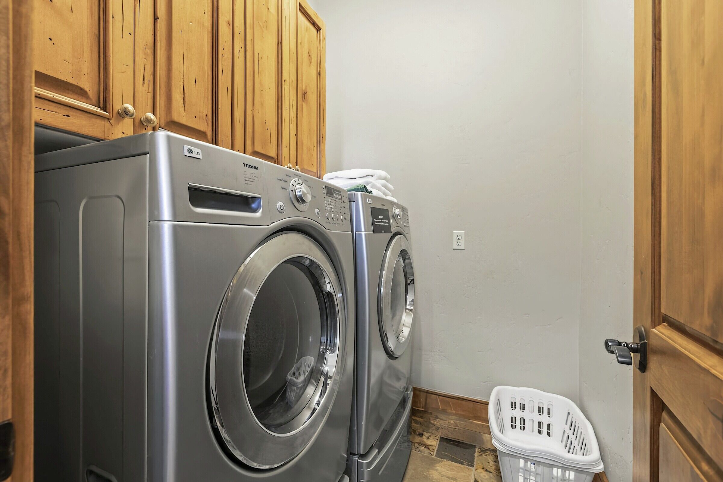 5 Bdrm 5.5 Bath HT - Laundry Room