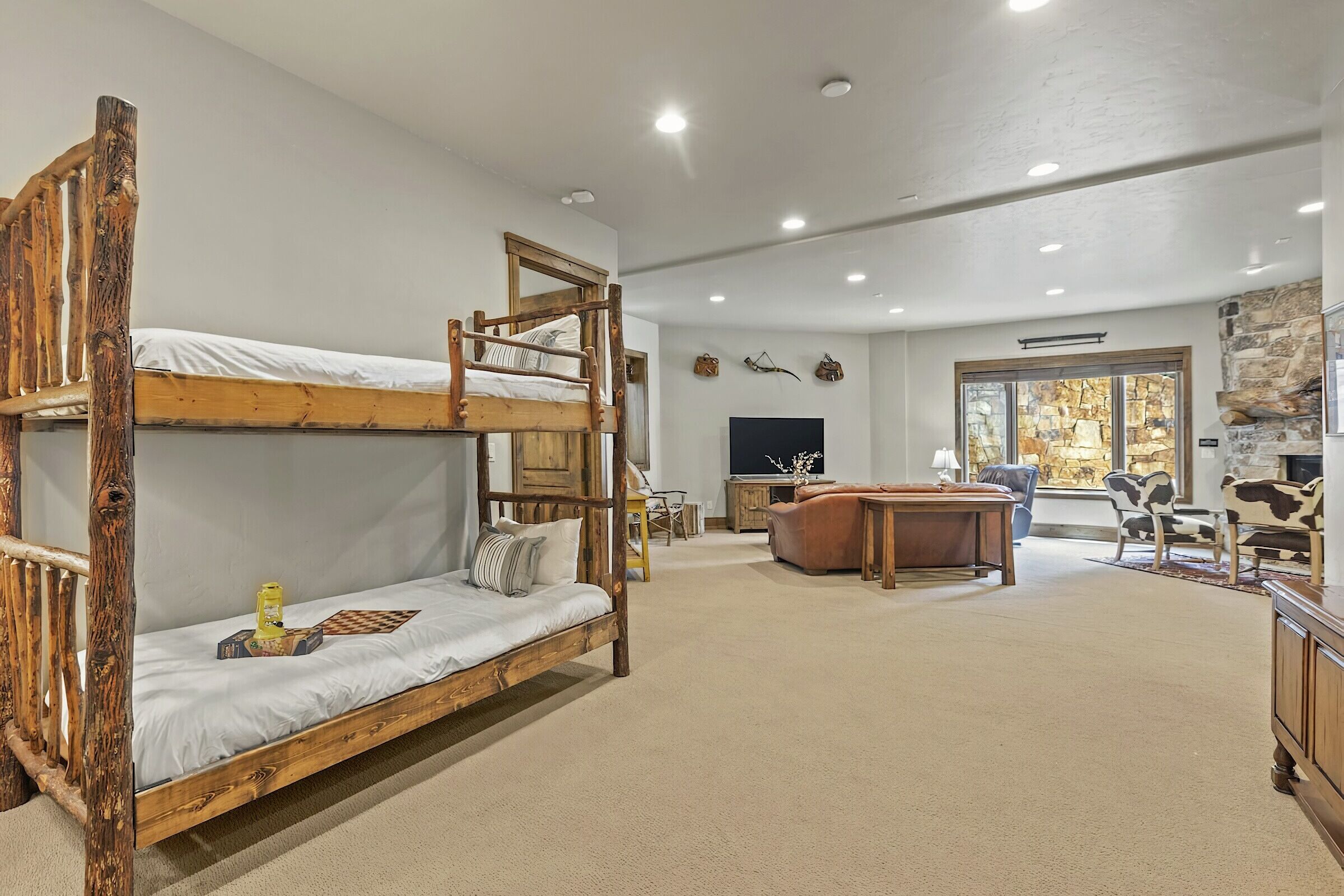 5 Bdrm 5.5 Bath HT - Family Room with Bunks