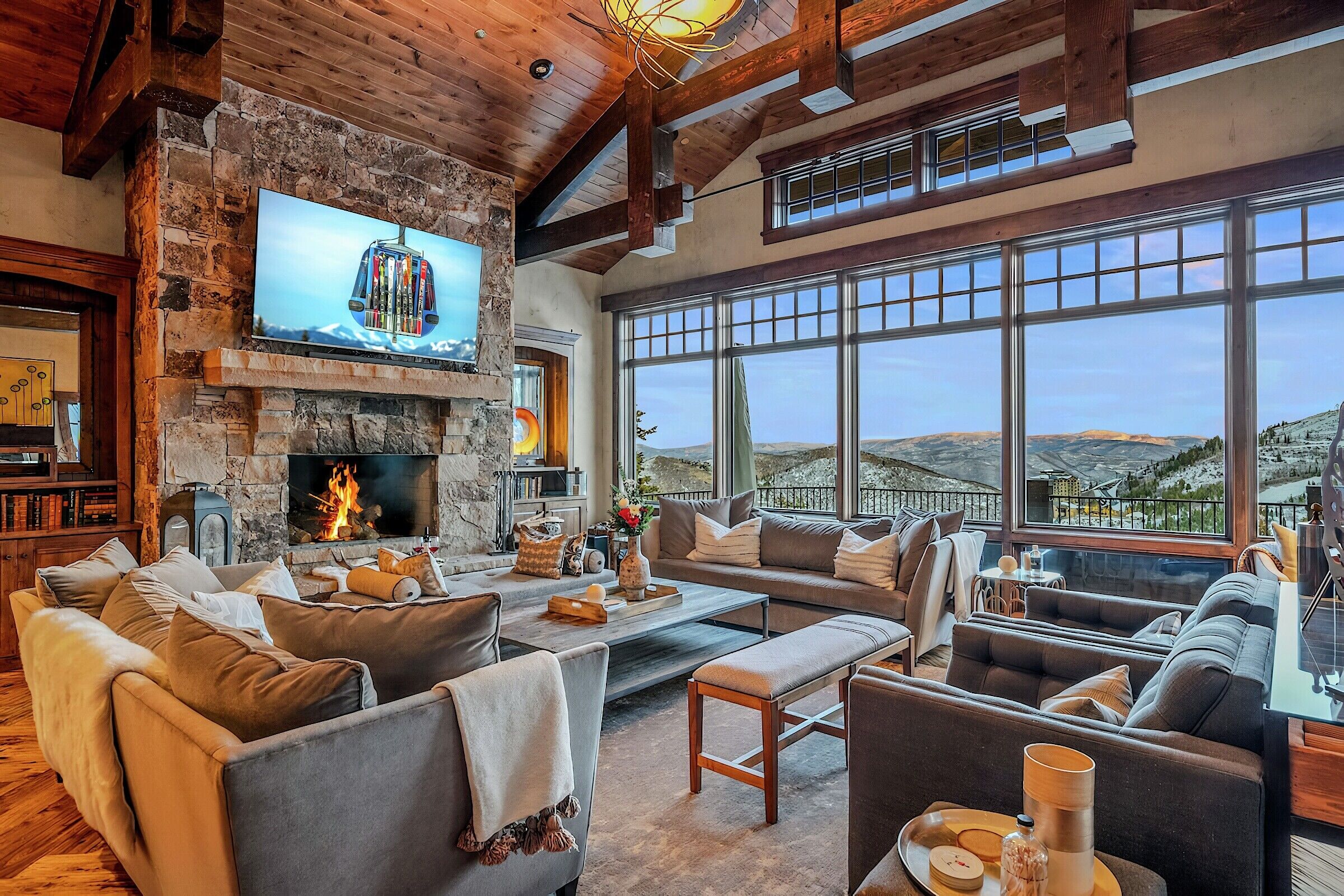 5 Bdrm 6.5 Bath HT - Living Area