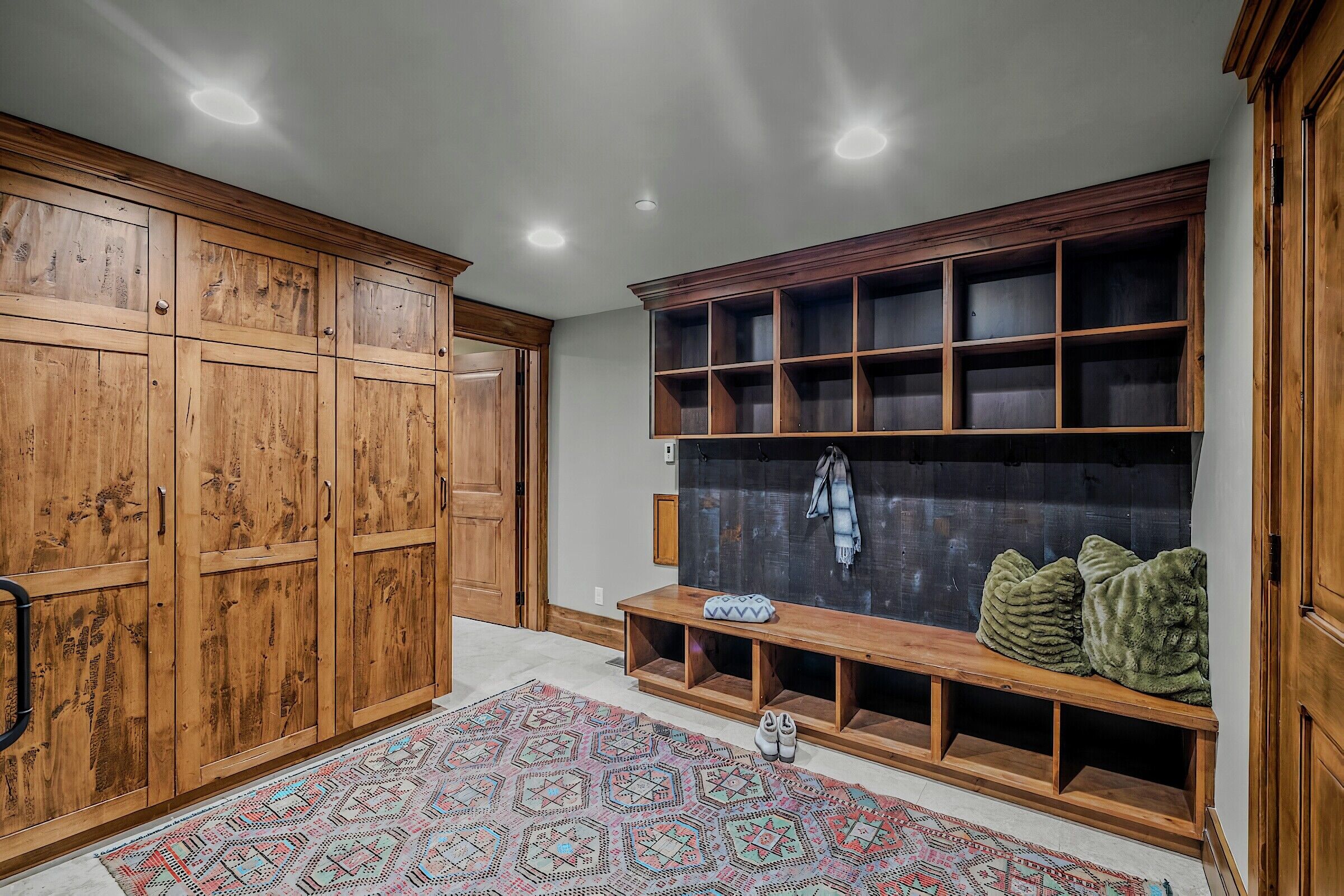 5 Bdrm 6.5 Bath HT - Boot Room