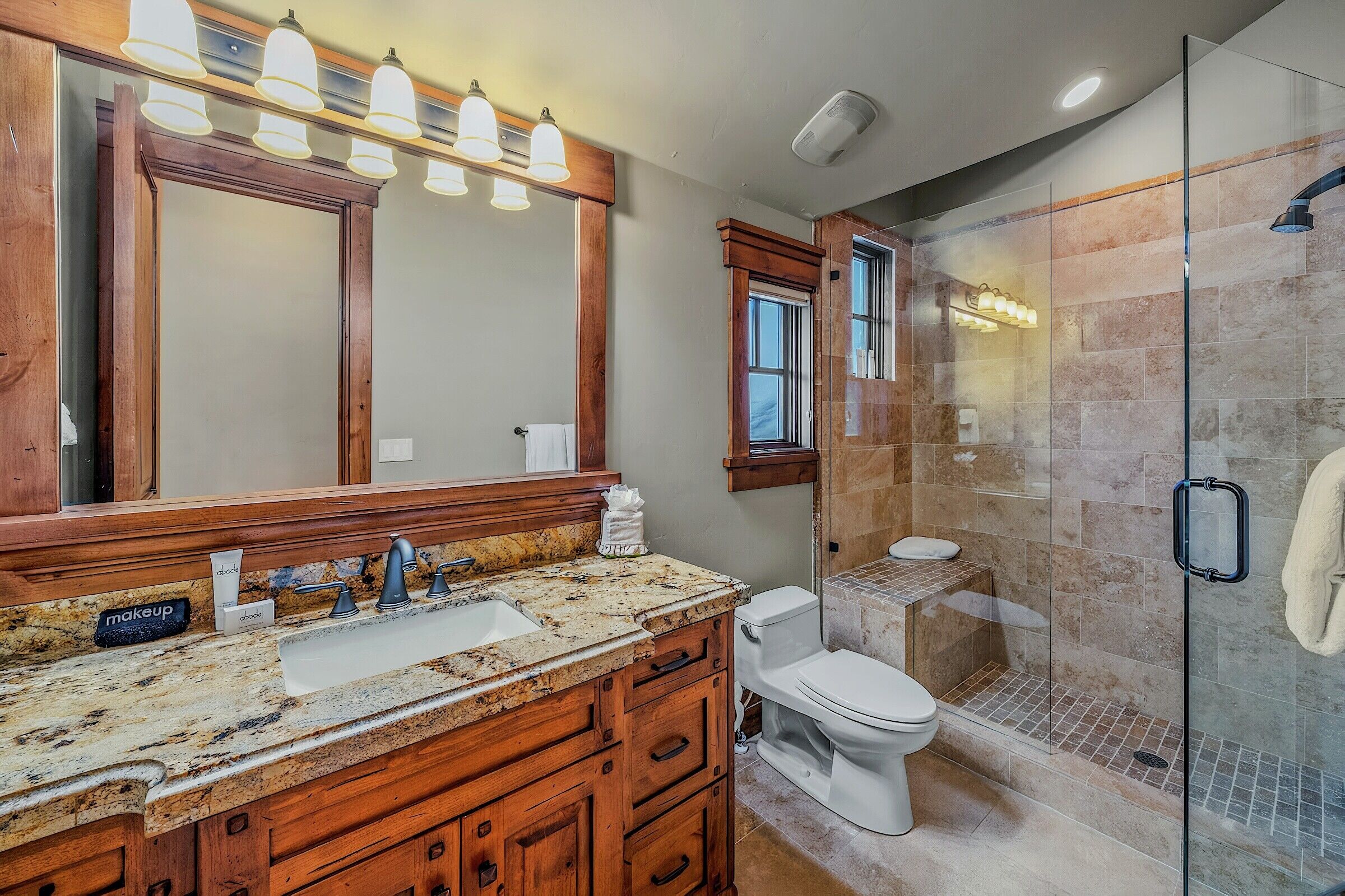 5 Bdrm 6.5 Bath HT - Ensuite Bathroom
