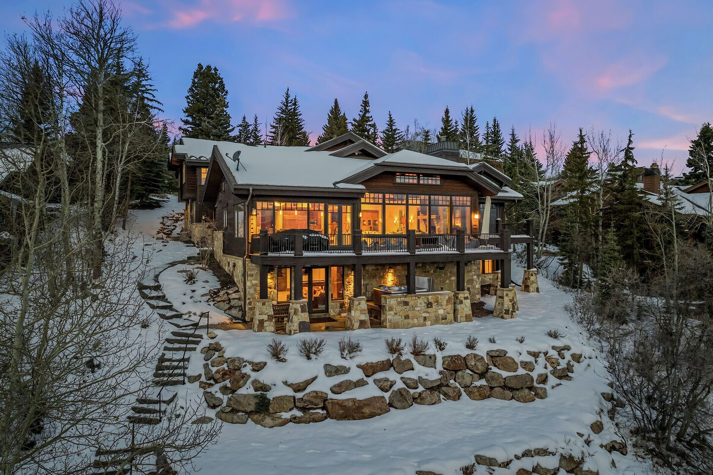 Mountains Edge Lodge