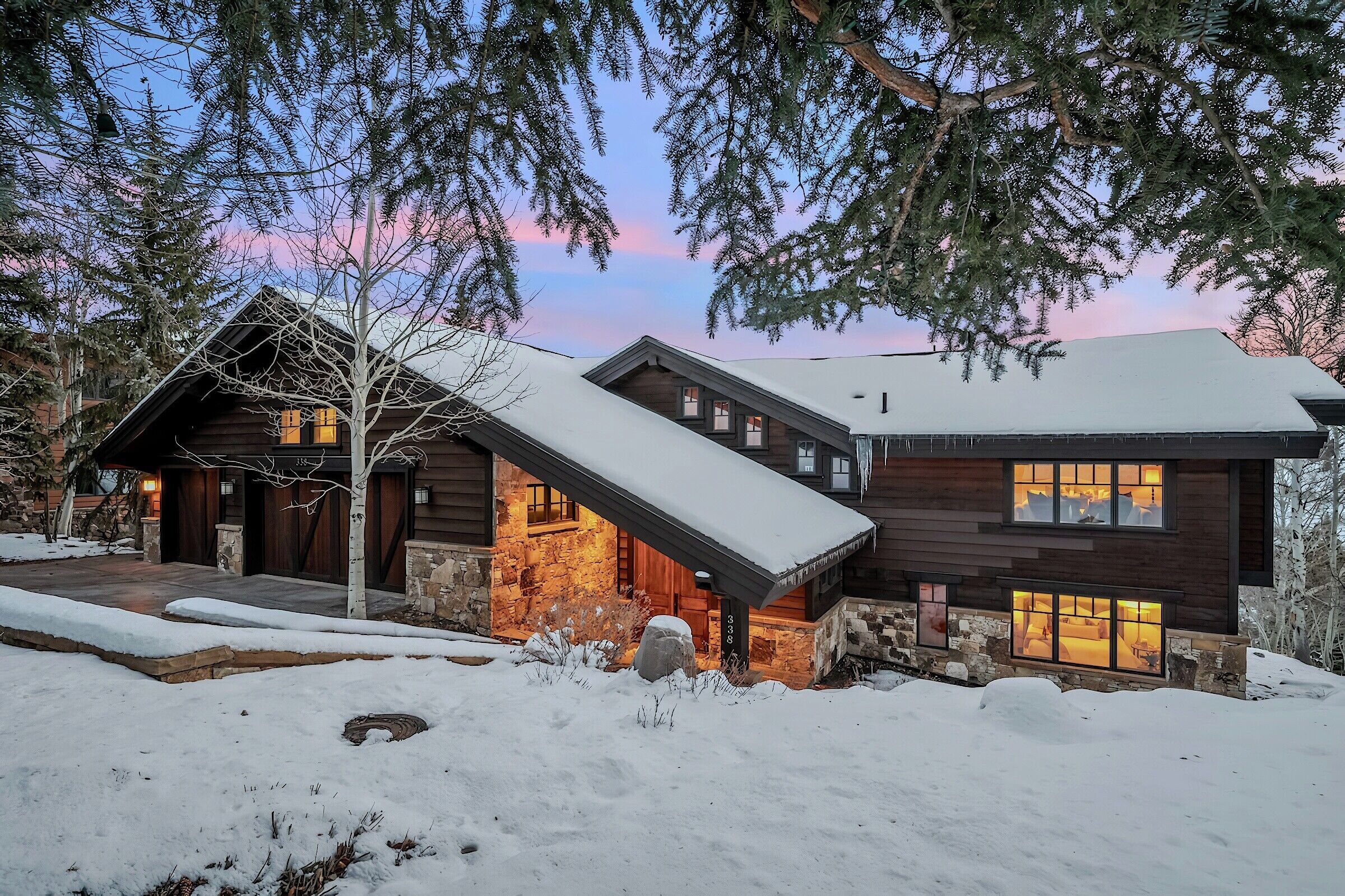 Mountains Edge Lodge
