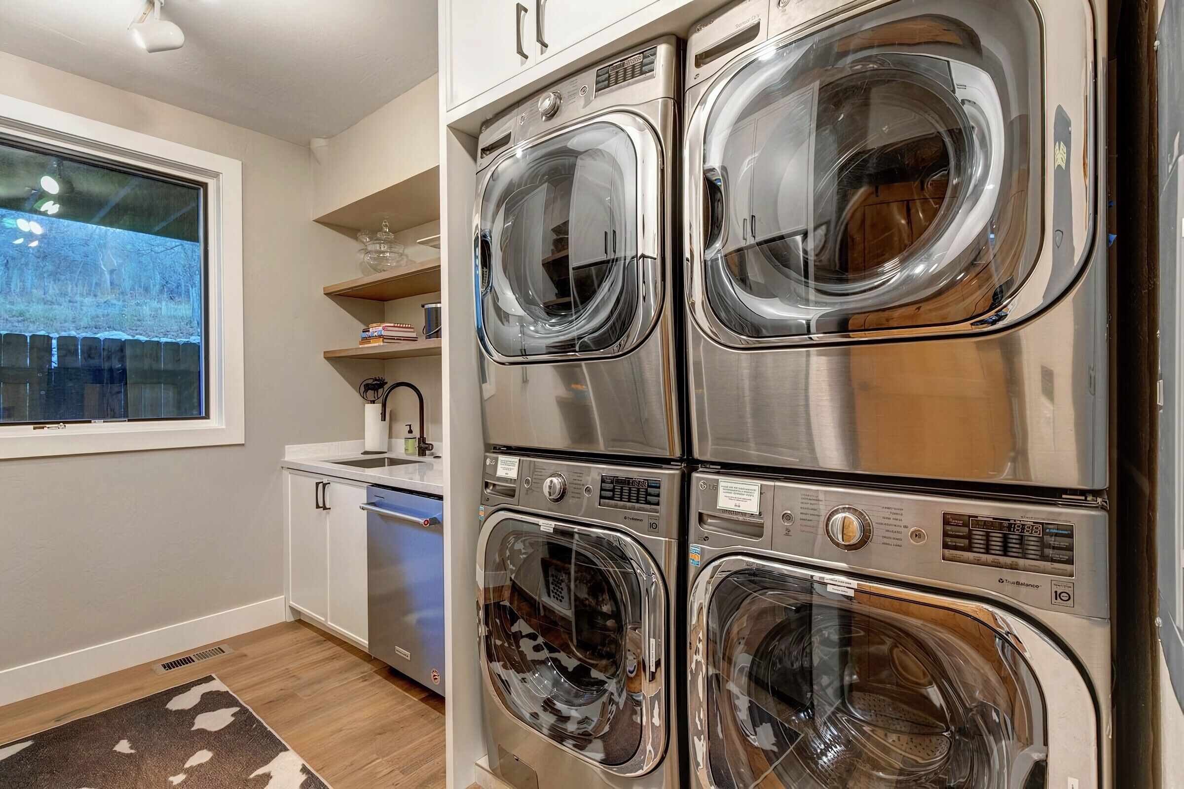 6 Bdrm 6 Bath HT - Laundry Room