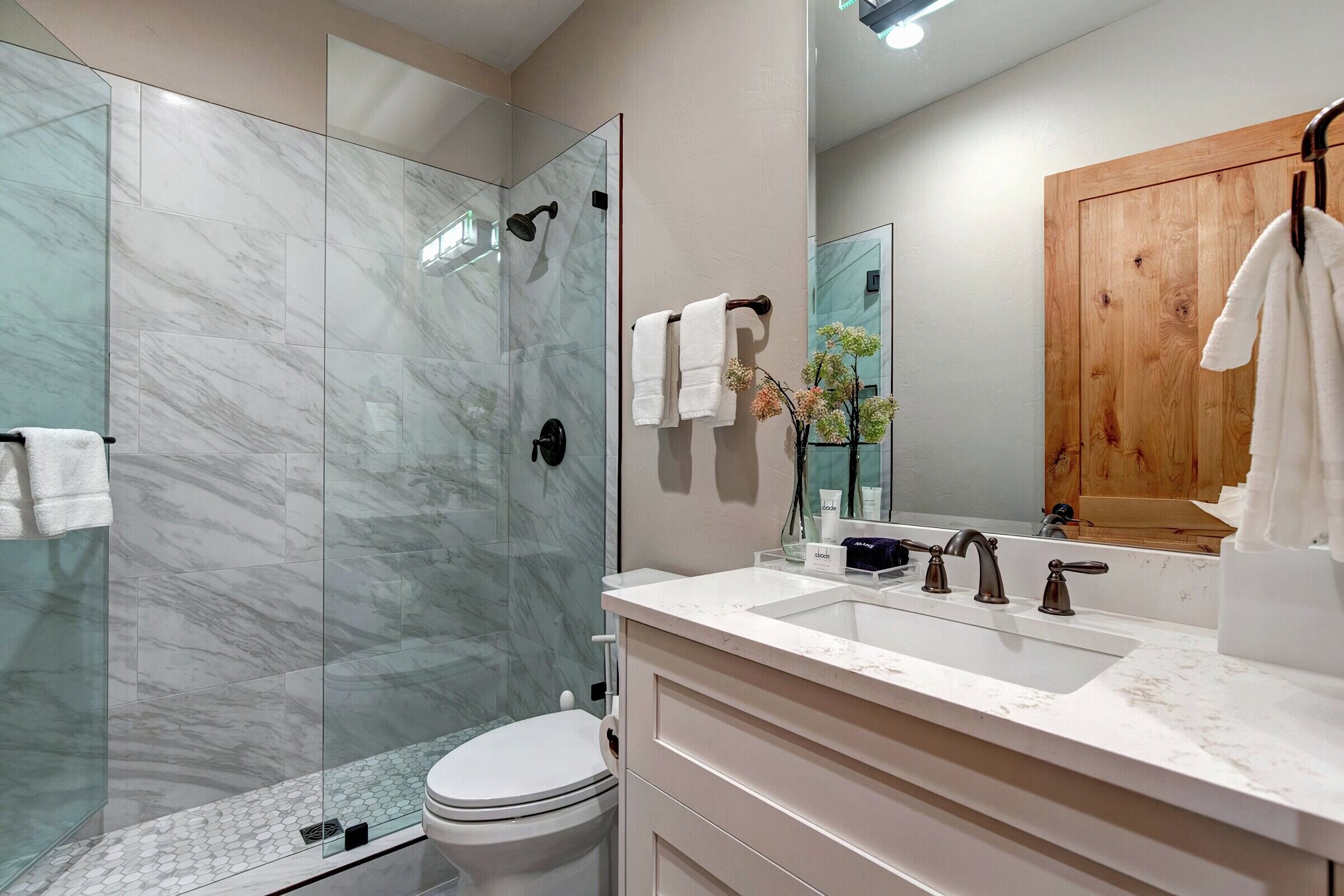 6 Bdrm 6 Bath HT - Bathroom