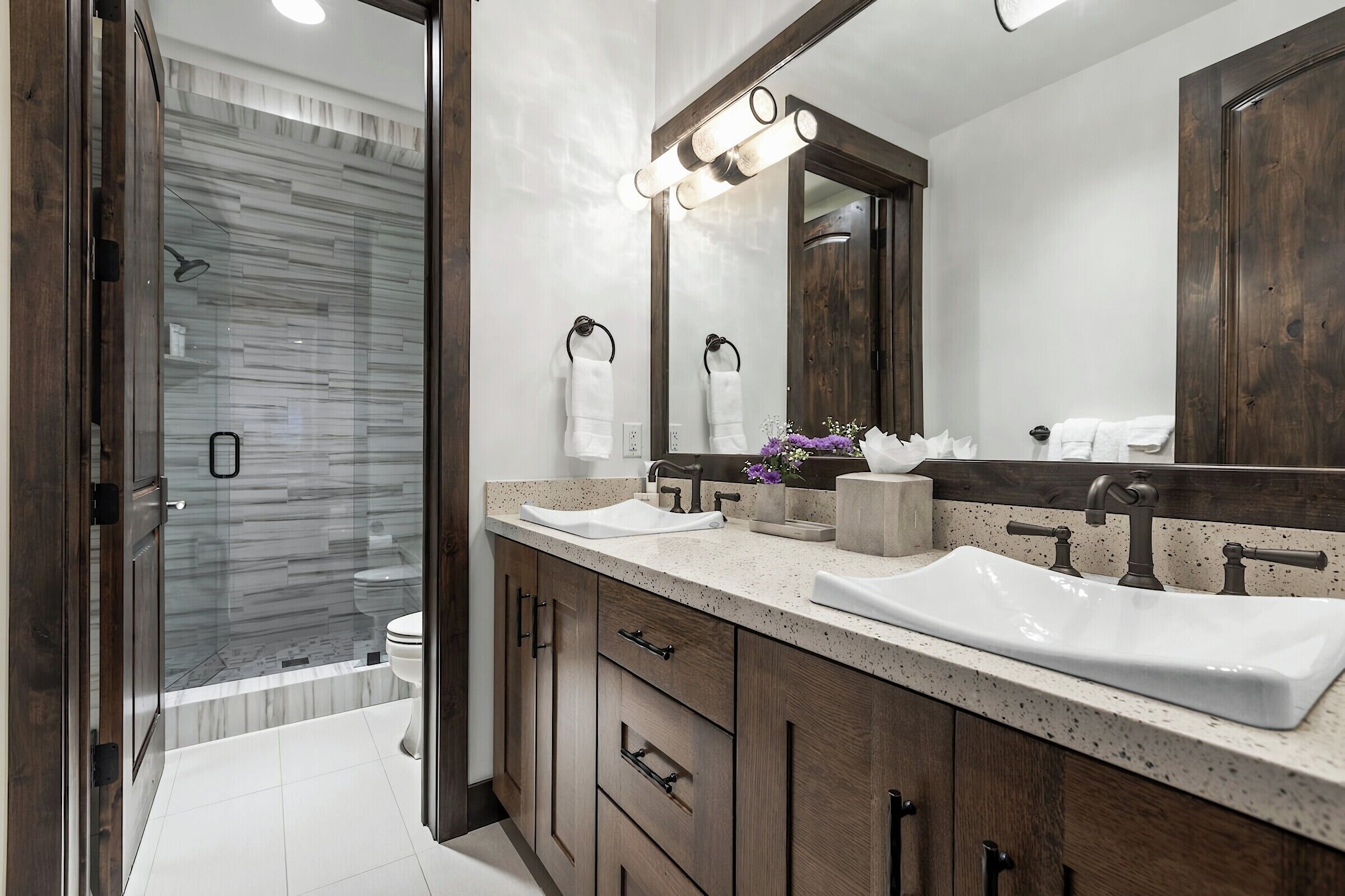 5 Bdrm 5.5 Bath HT - Ensuite Bathroom