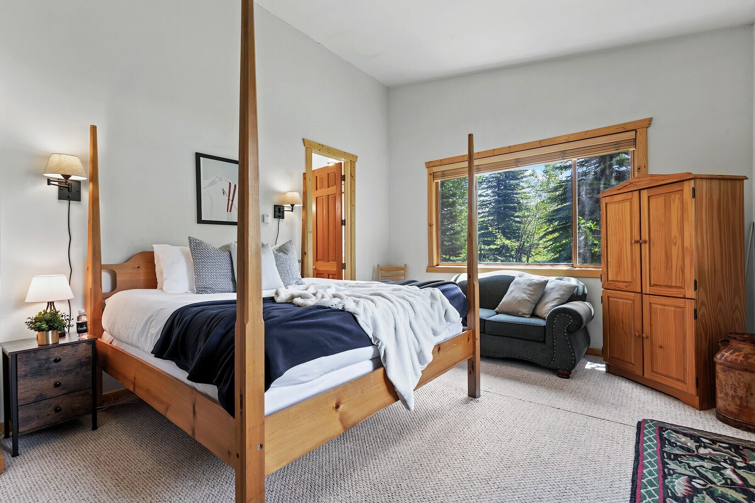 6 Bdrm 5.5 Bath HT - Bedroom