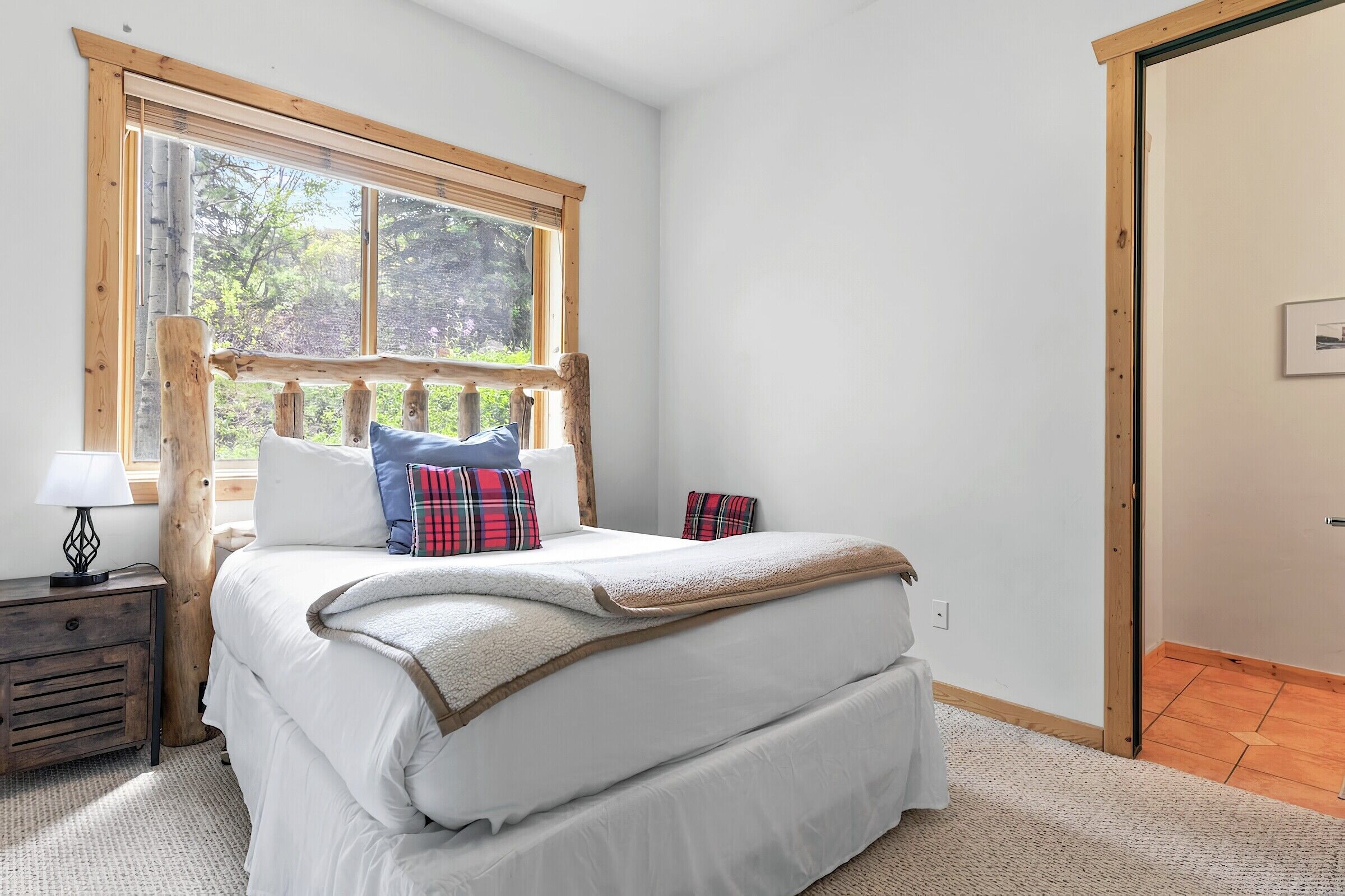 6 Bdrm 5.5 Bath HT - Bedroom