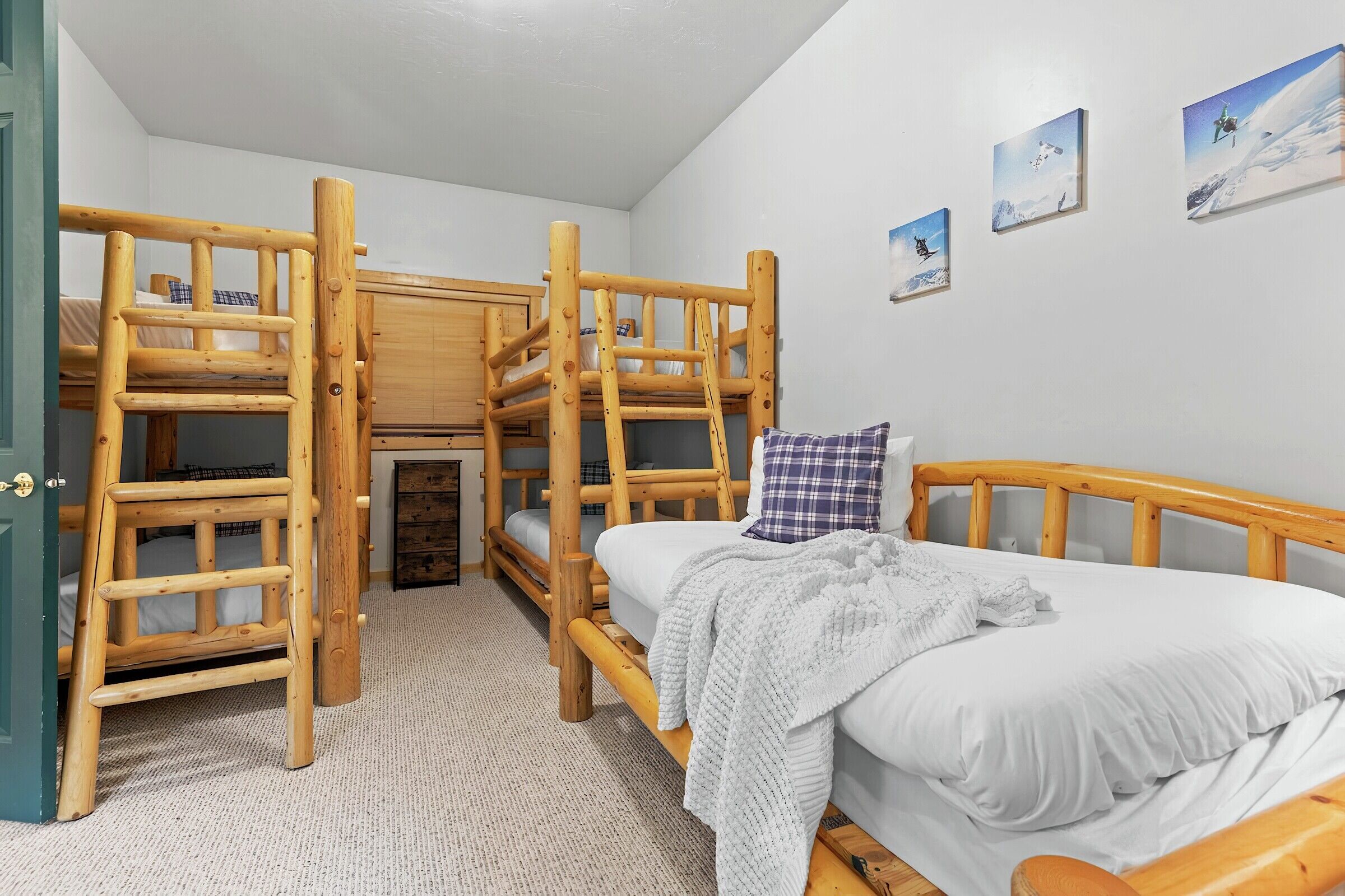 6 Bdrm 5.5 Bath HT - Bedroom