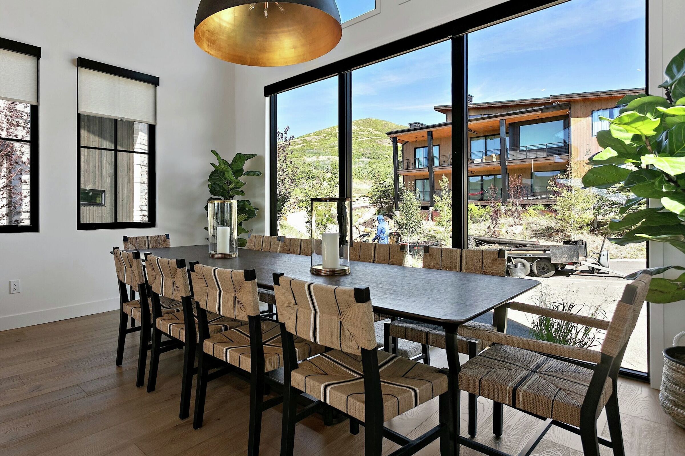 4 Bdrm 4.5 Bath HT - Dining Area