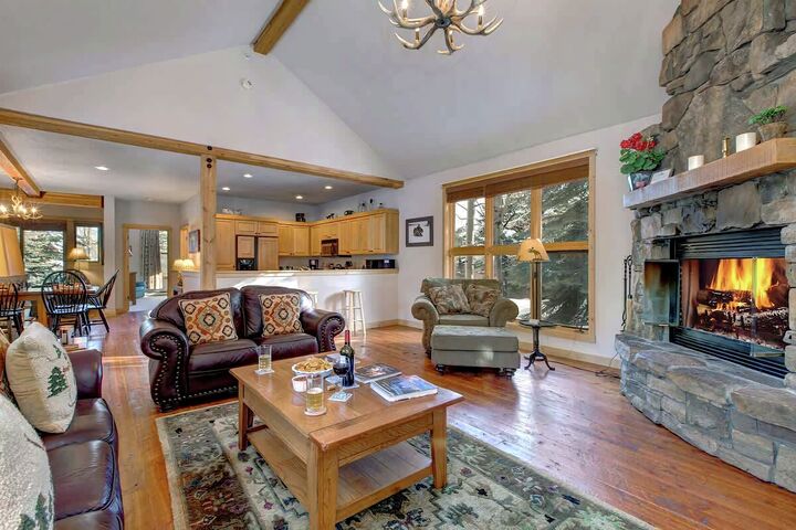 Living Area, Dining Area & Kitchen