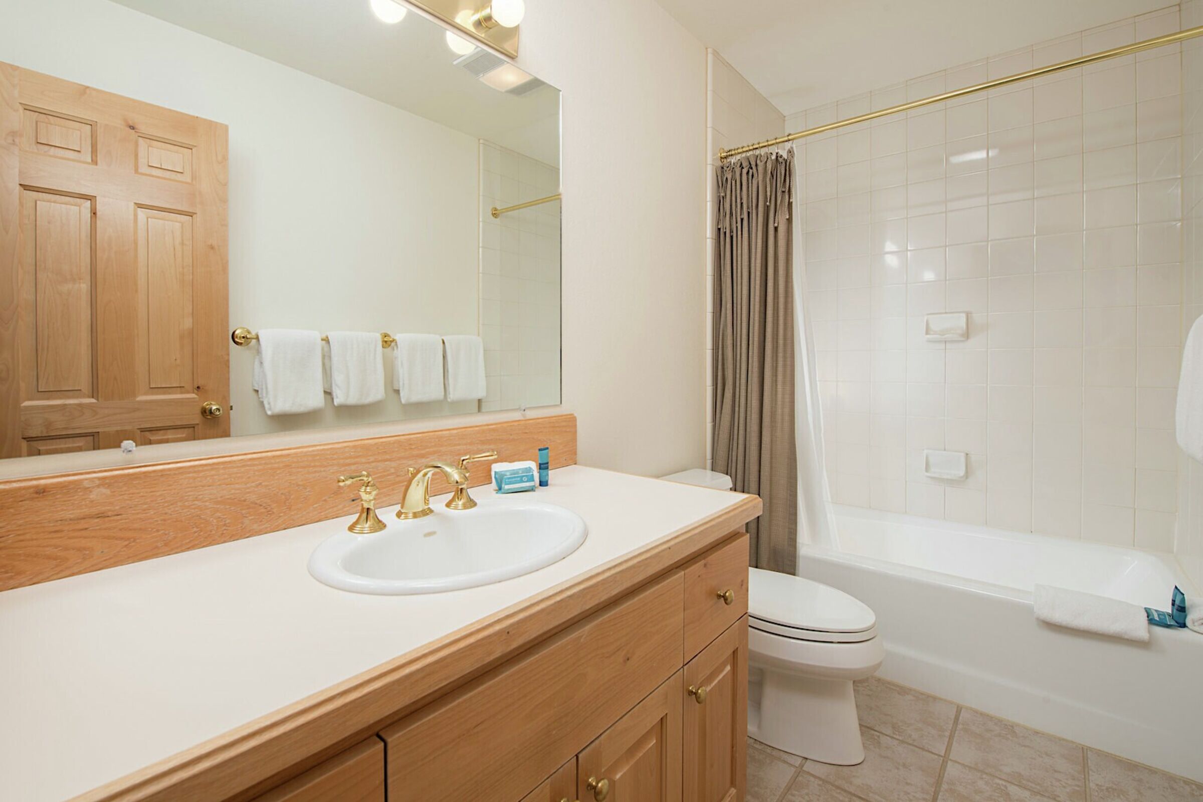 #21 - Ensuite Bathroom
