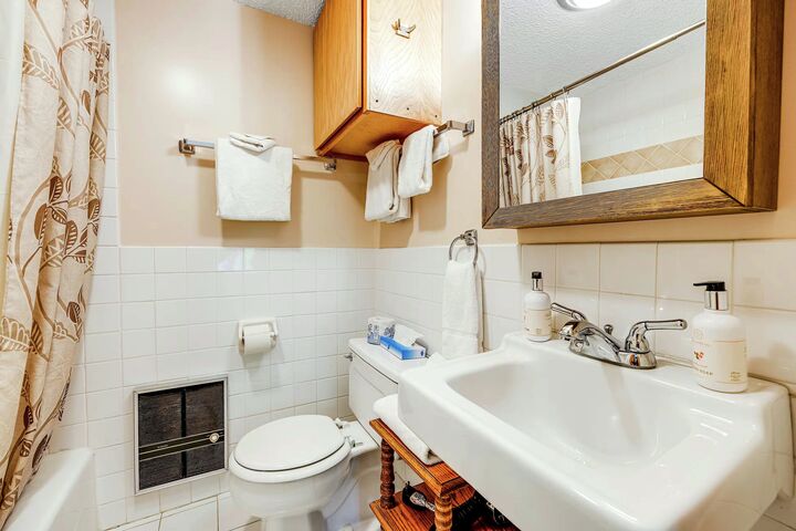 White Ridge A3 - Master Ensuite Bathroom