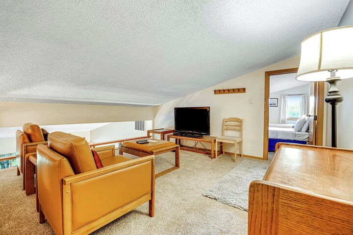 White Ridge A3 - Loft Lounge Area