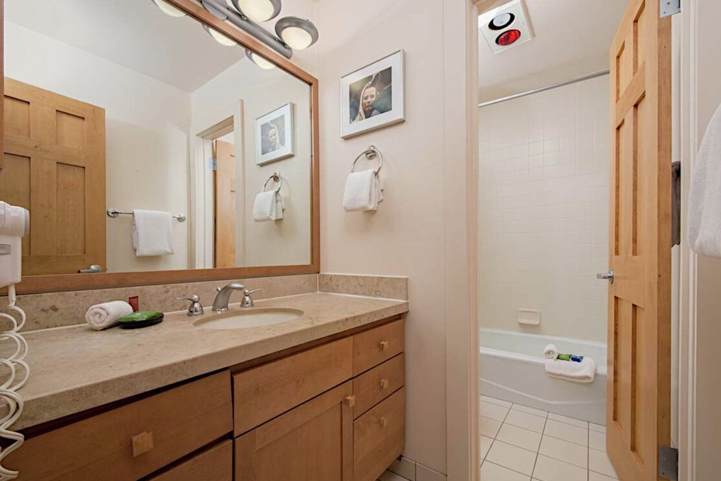 Sleeping Indian W10 - Bathroom