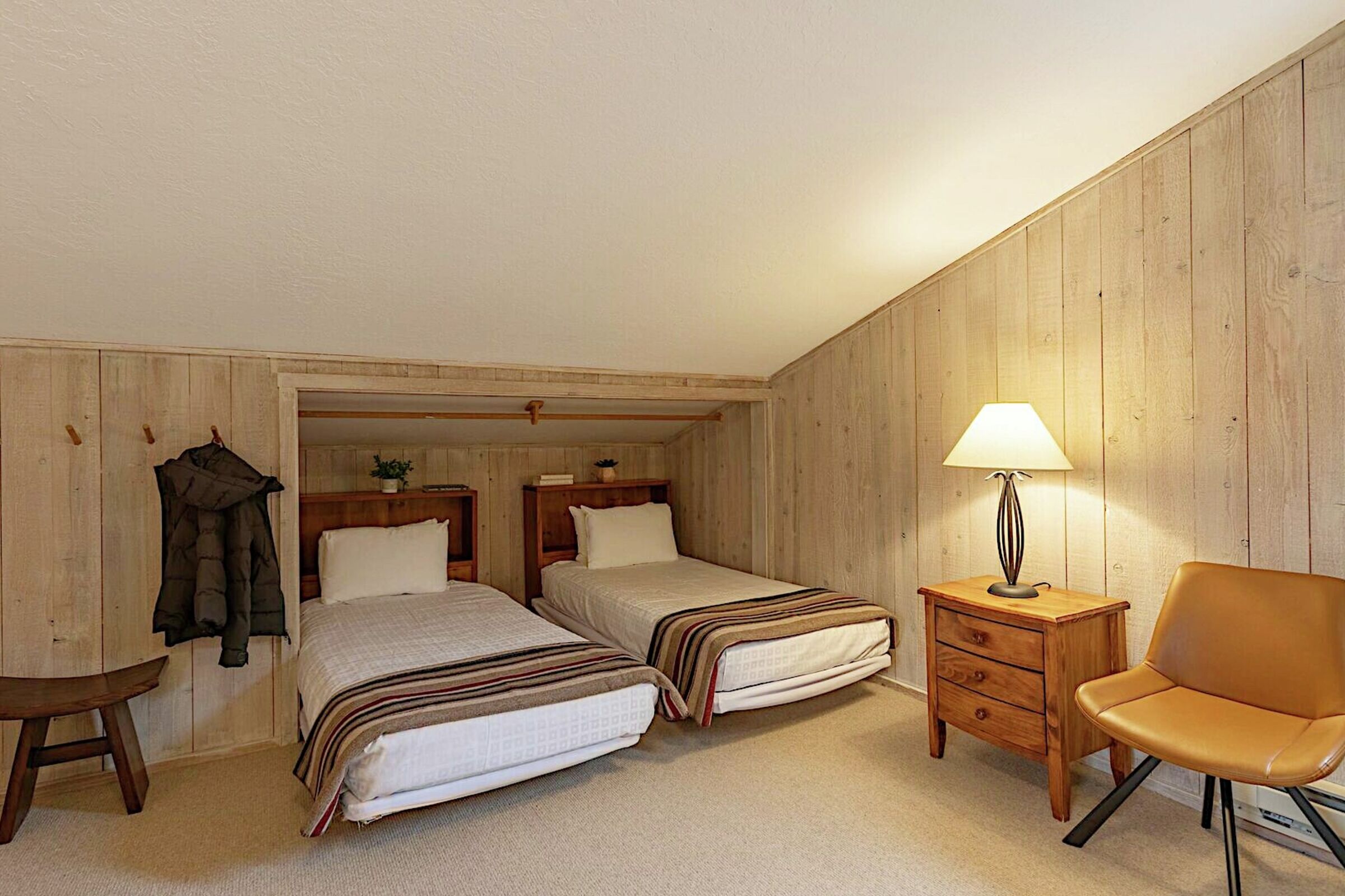 Four Seasons 1 #8 - Bedroom