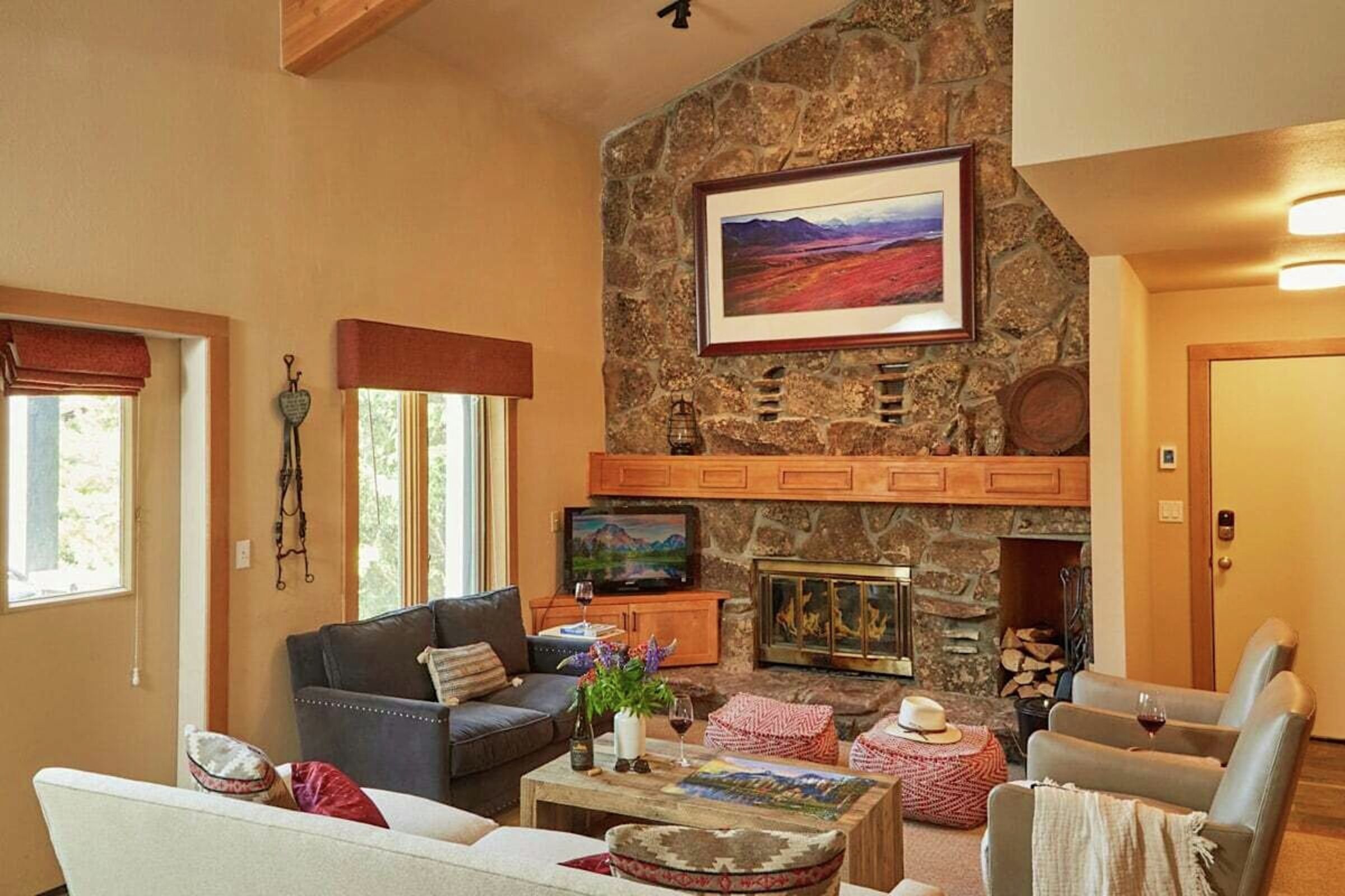 Rendezvous A6 - Living Room
