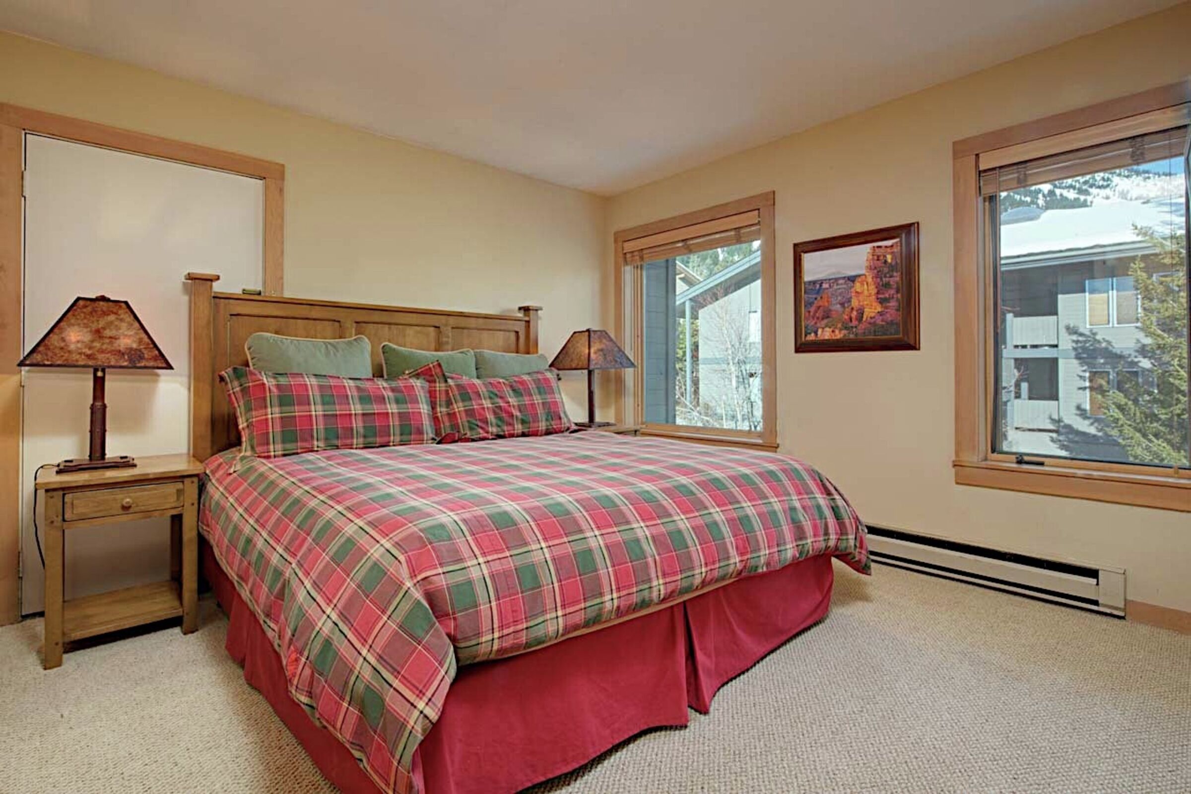 Rendezvous A6 - Master Bedroom