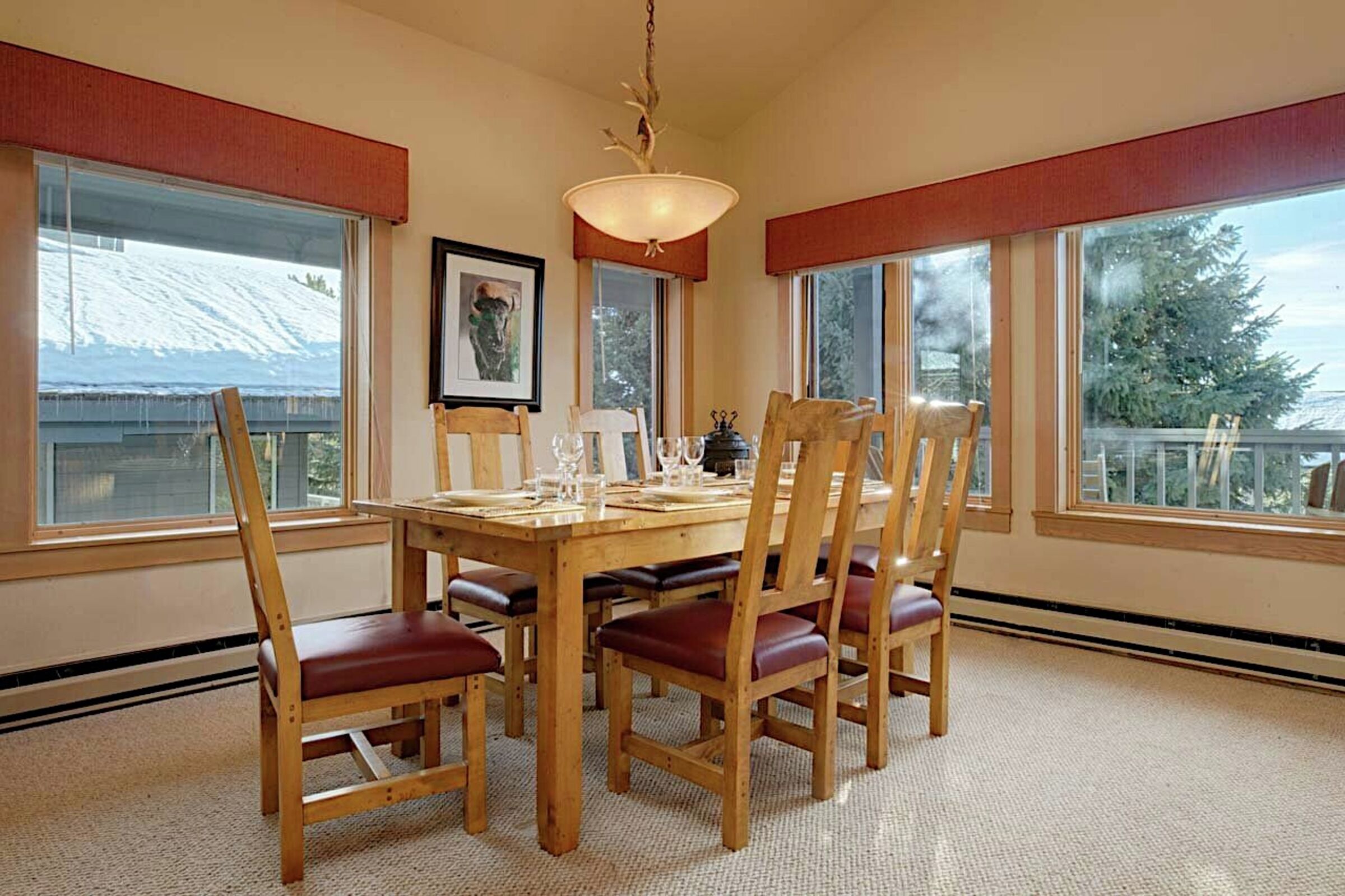 Rendezvous A6 - Dining Room