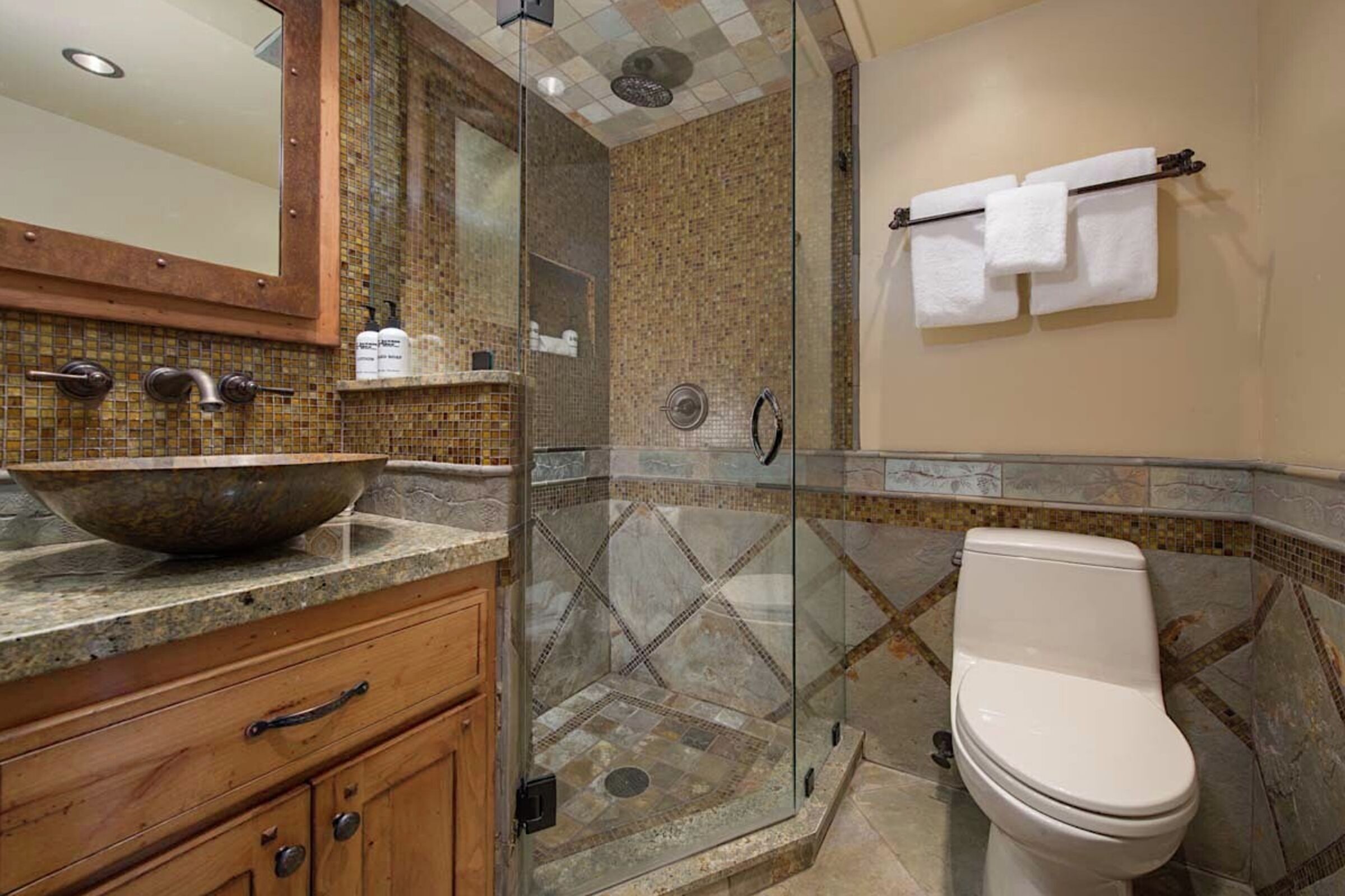 Whiteridge B3 - Bathroom