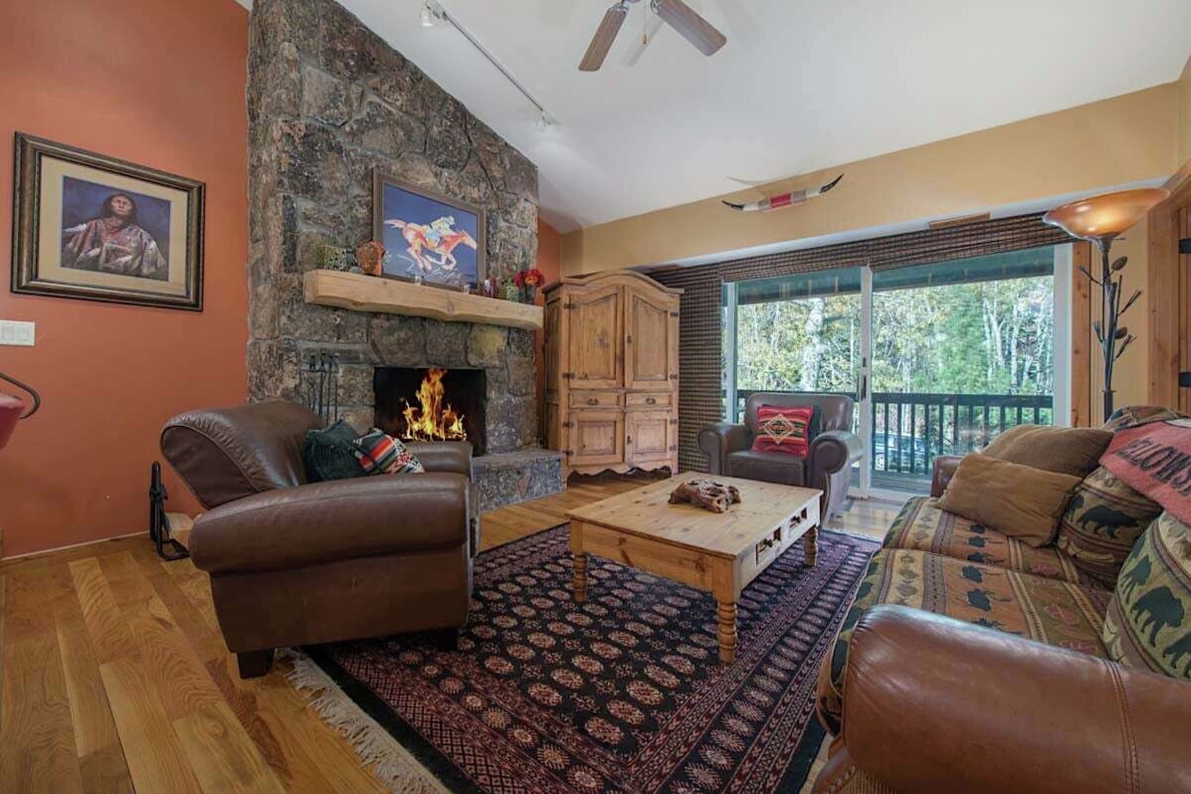 Whiteridge B3 - Living Room