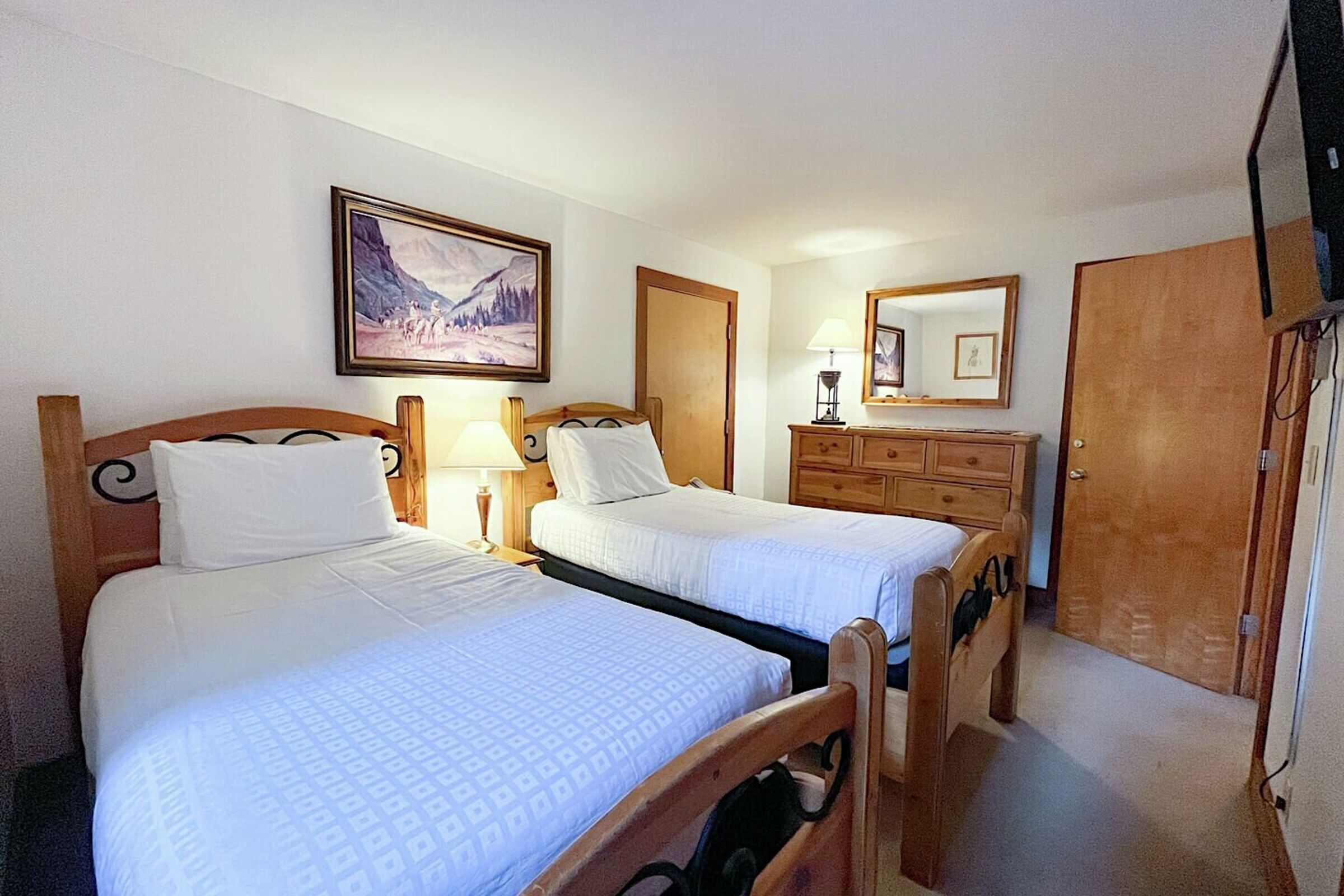 Nez Perce B3 - Bedroom