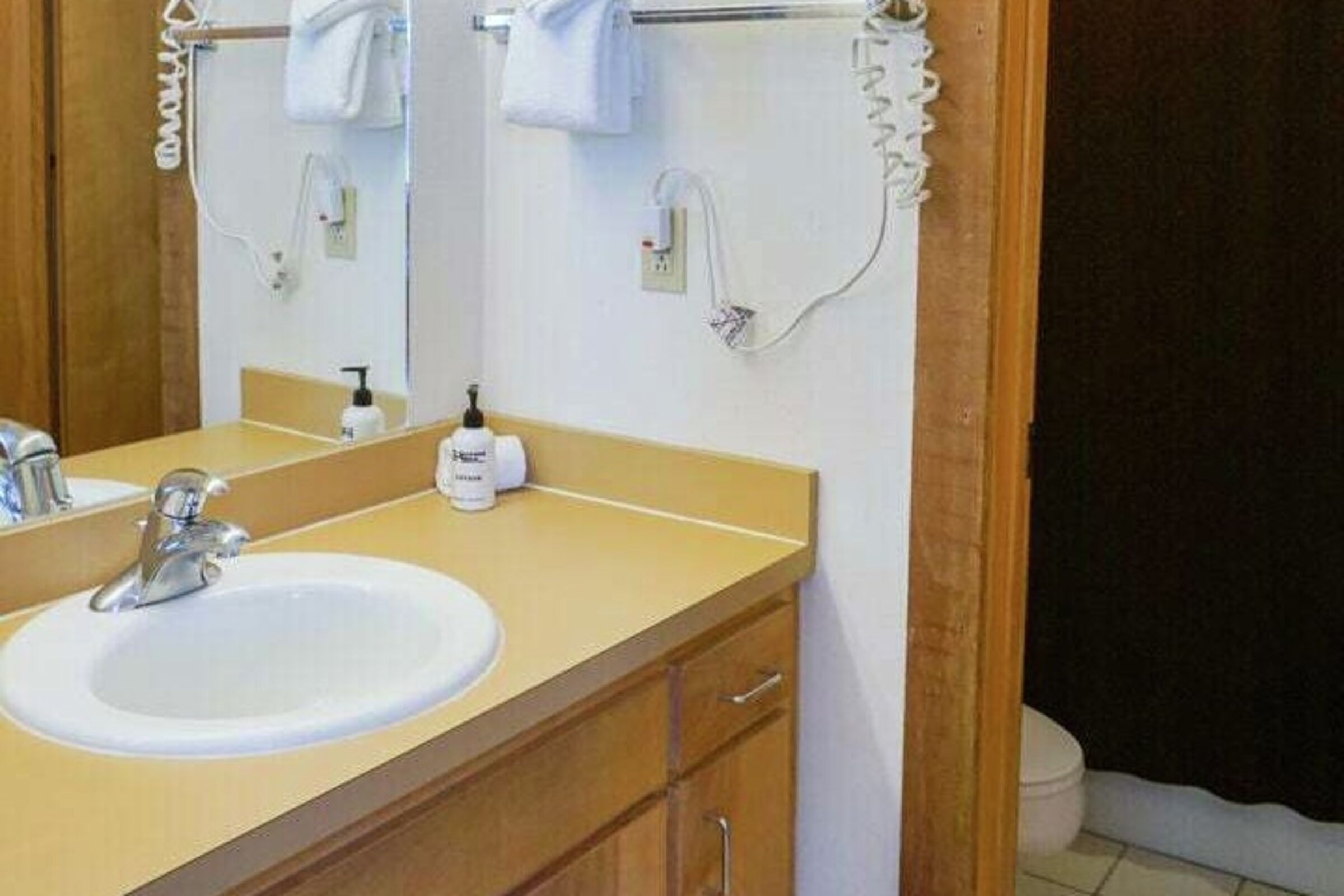 Nez Perce B3 - Bathroom