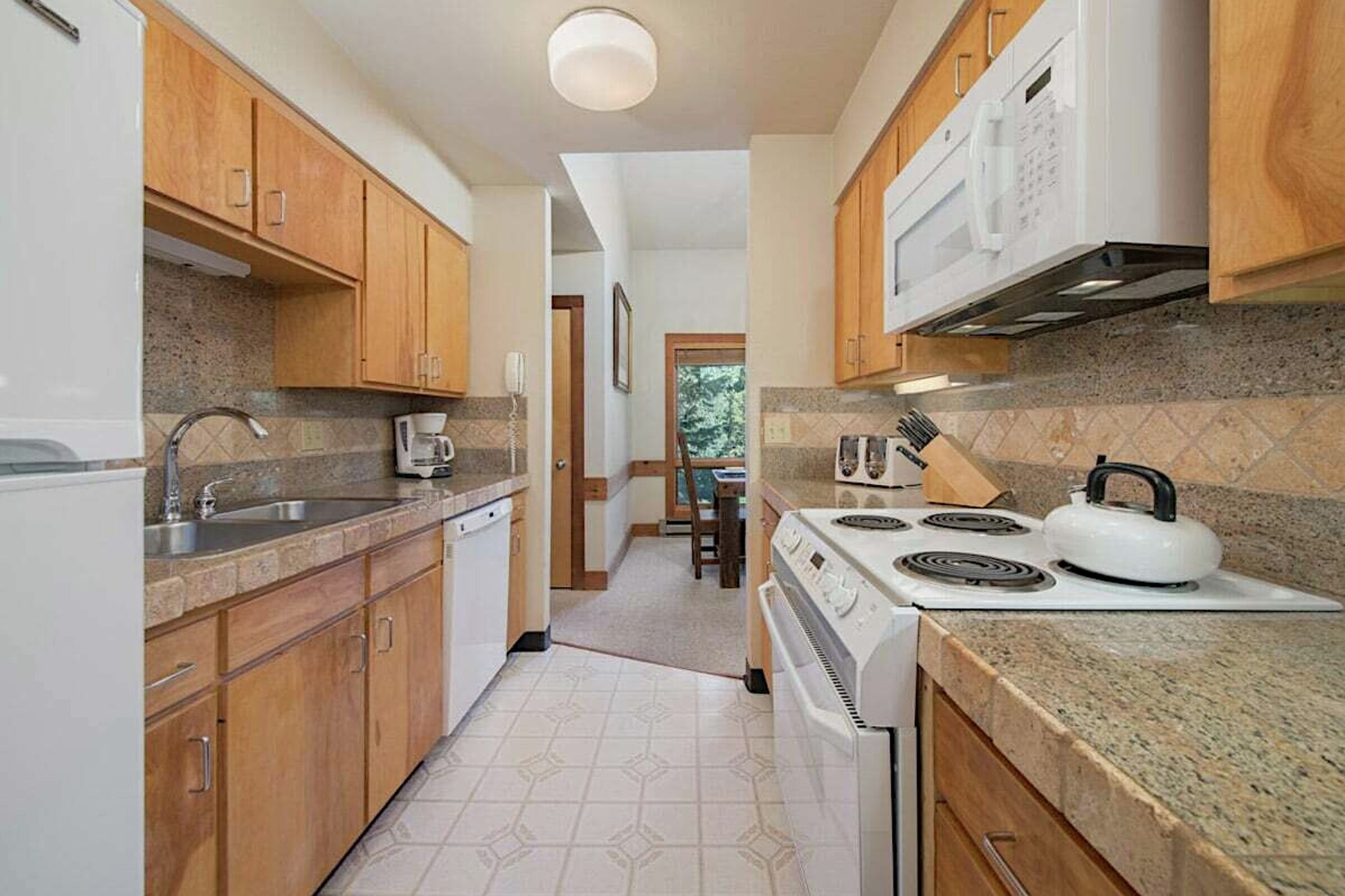 Nez Perce B6 - Kitchen