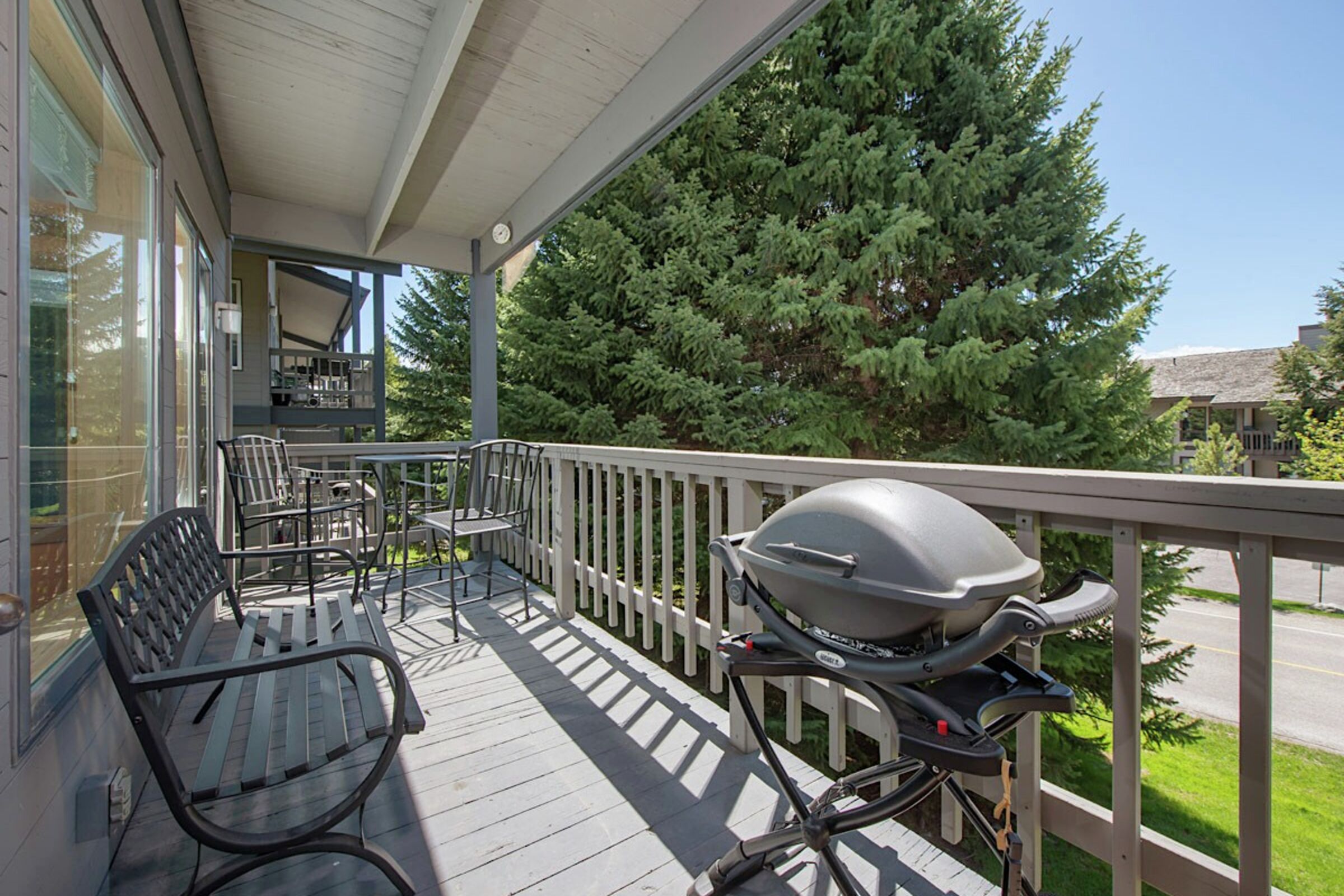 Rendezvous A4 - Balcony with BBQ