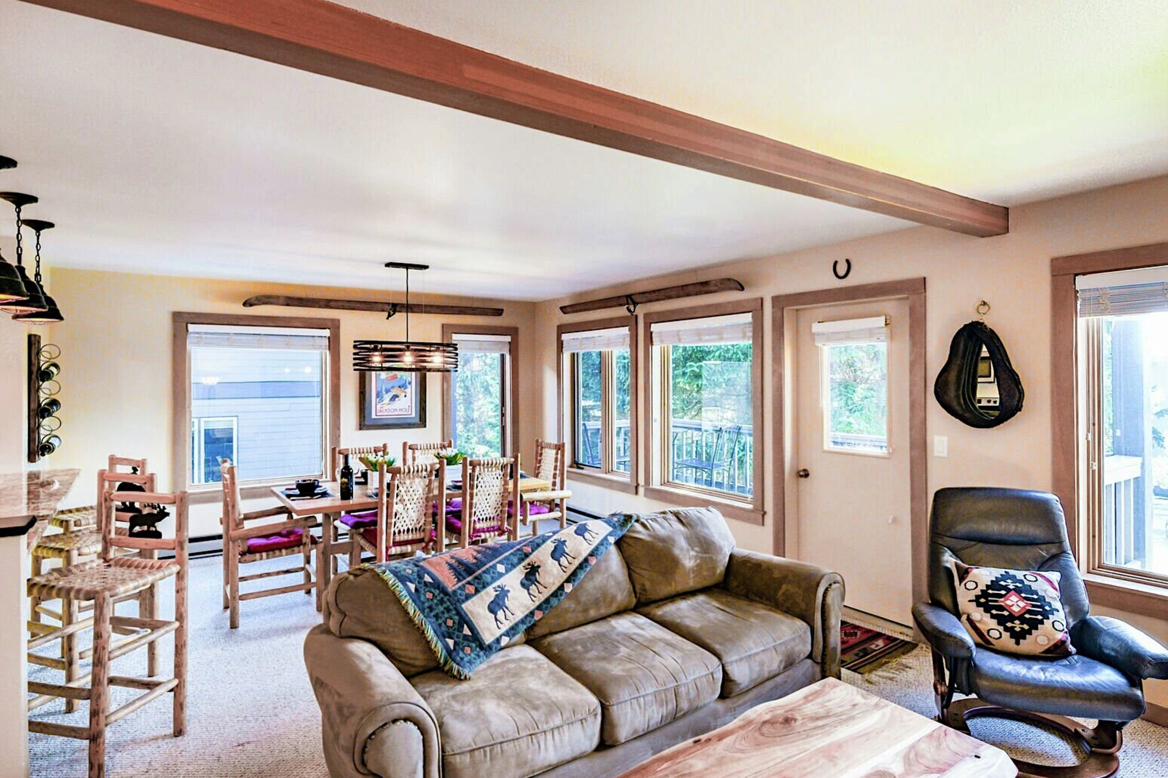 Rendezvous A4 - Living Room