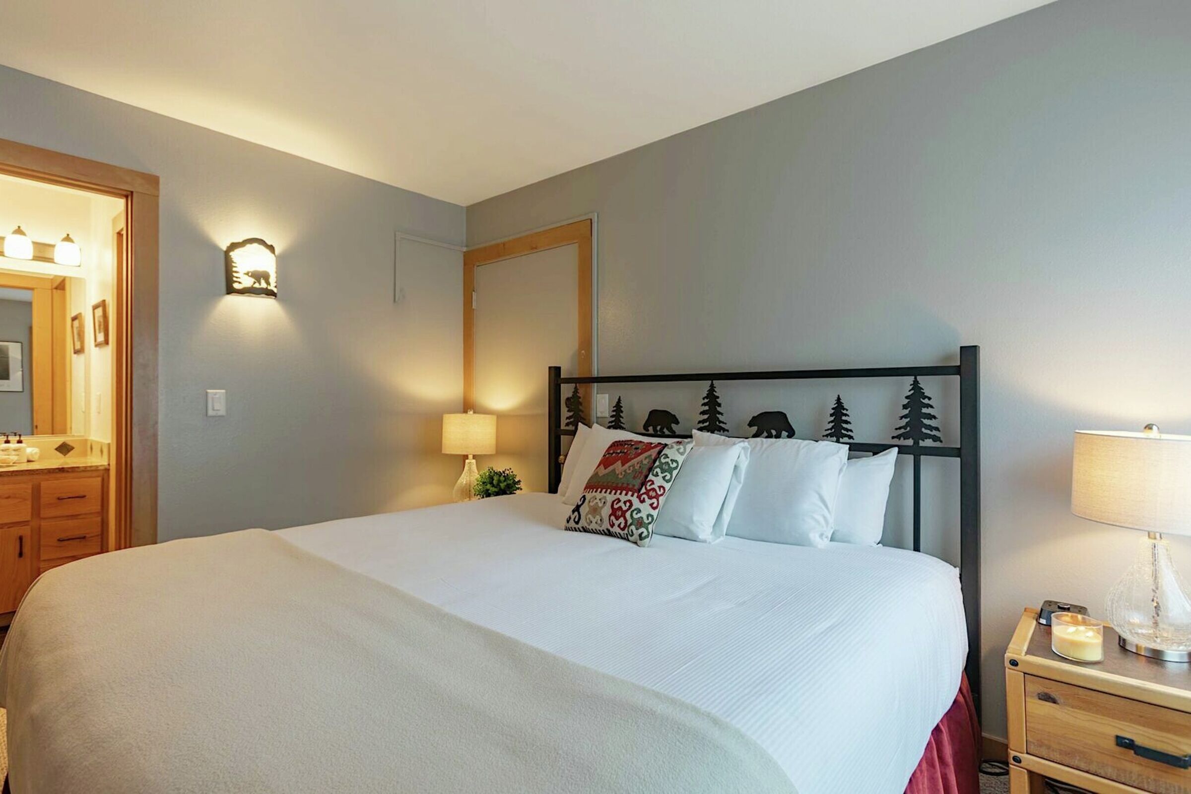 Rendezvous A4 - Master Bedroom