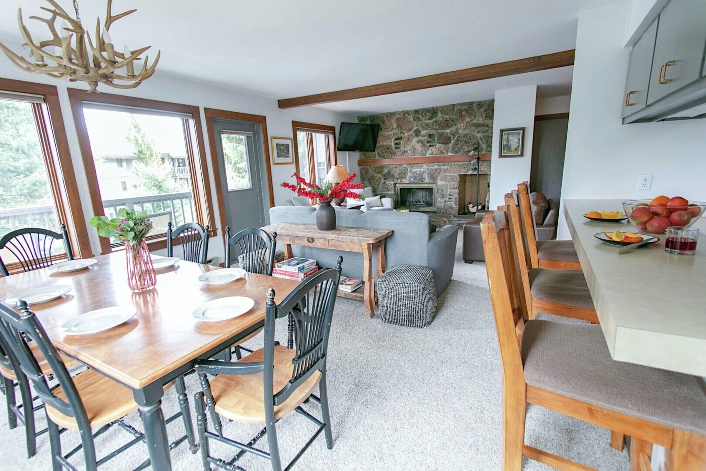 Rendezvous B4 - Dining Room
