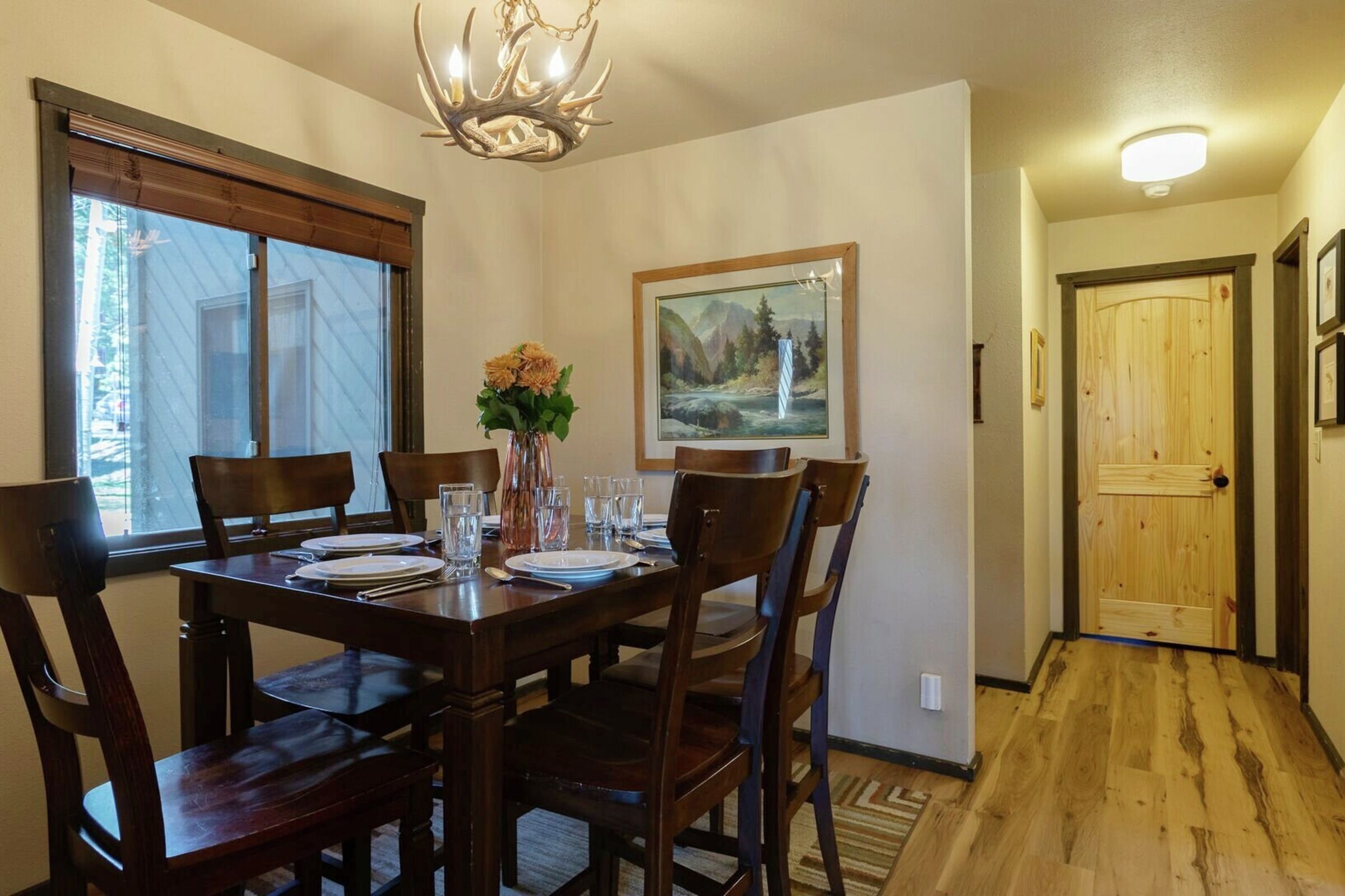 Sleeping Indian East 4 - Dining Room