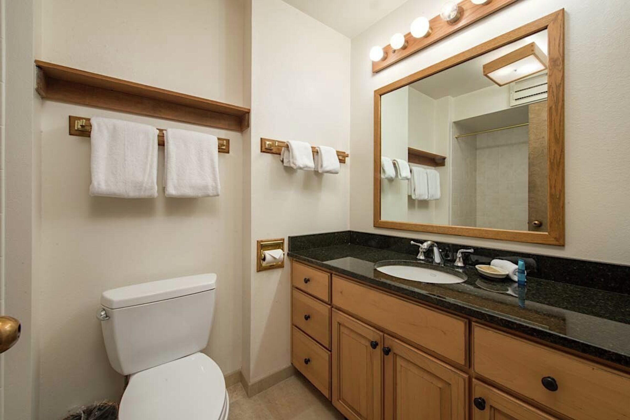 Teewinot A5 - Bathroom