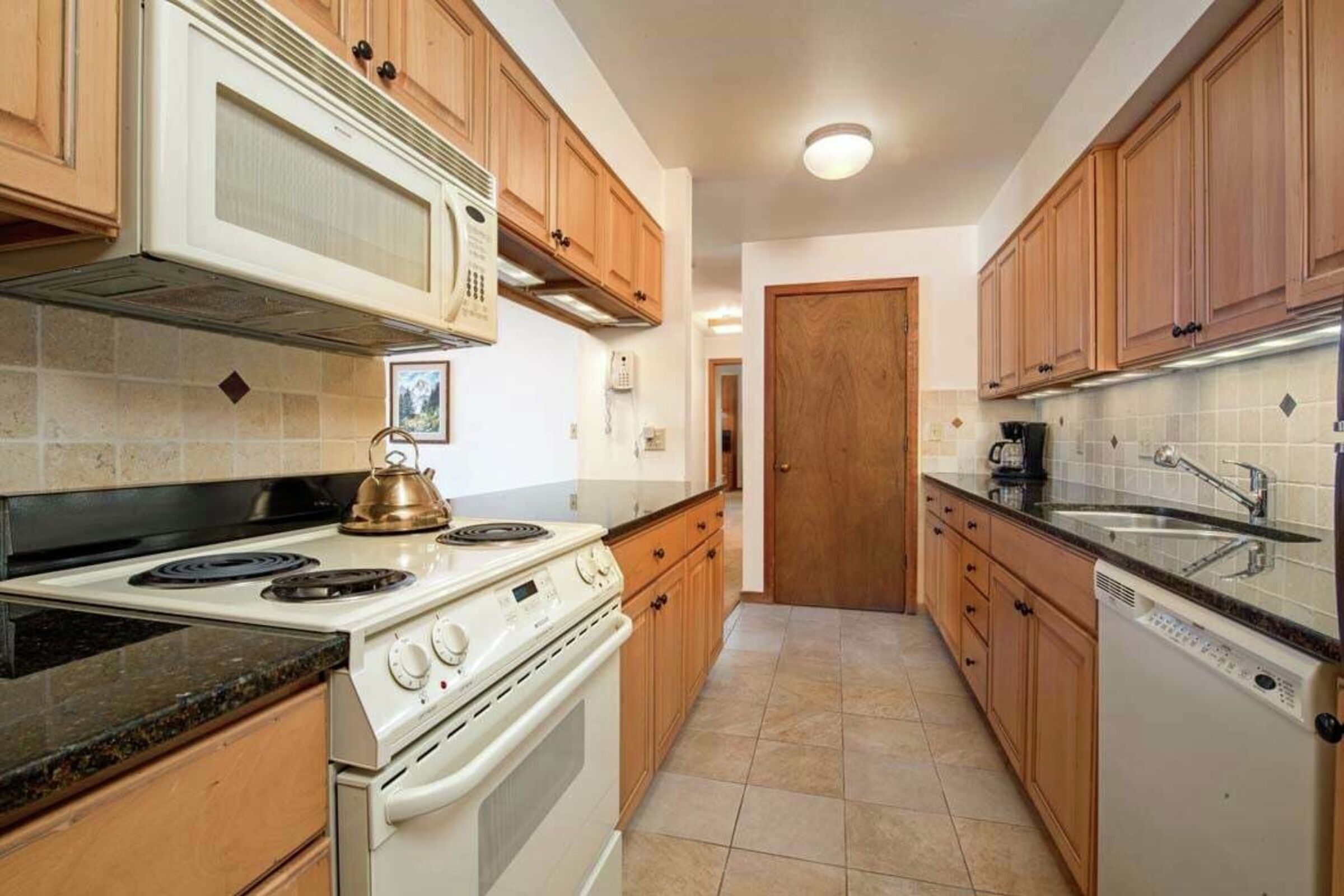 Teewinot A5 - Kitchen